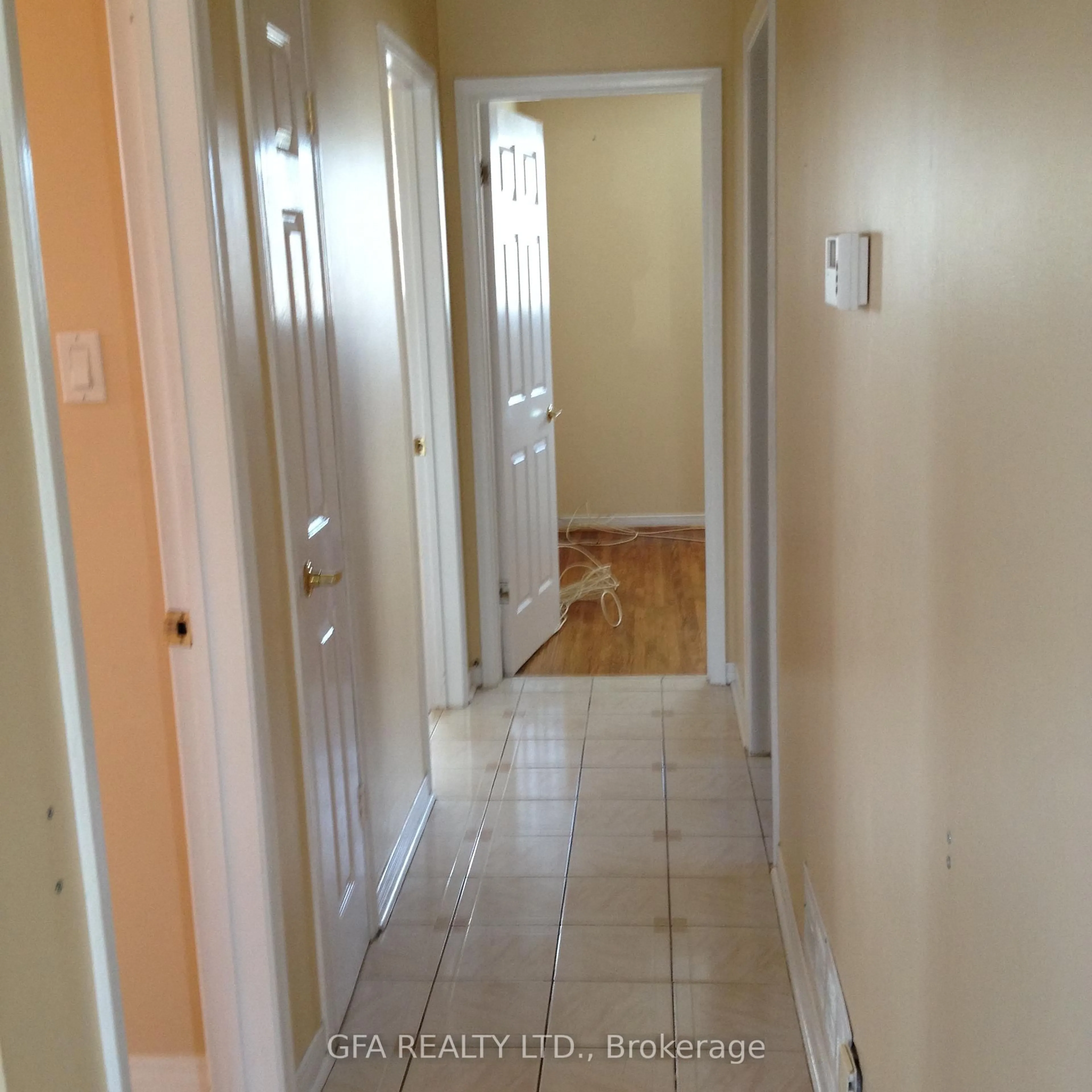 Indoor entryway for 30 Reigate Ave, Brampton Ontario L6V 2E3