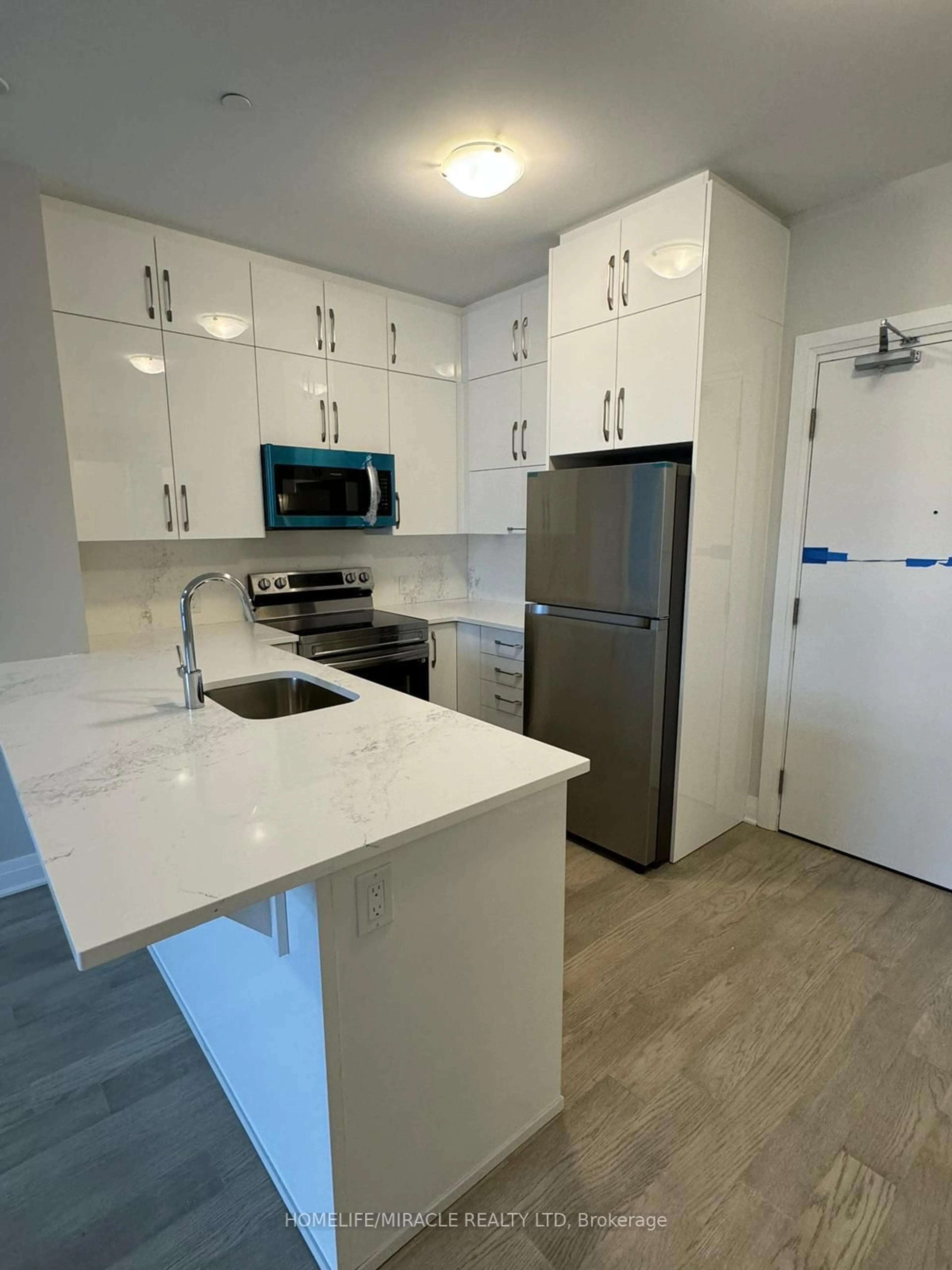 Standard kitchen, unknown for 470 Gordon Krantz Ave #509, Milton Ontario L9E 1Z3