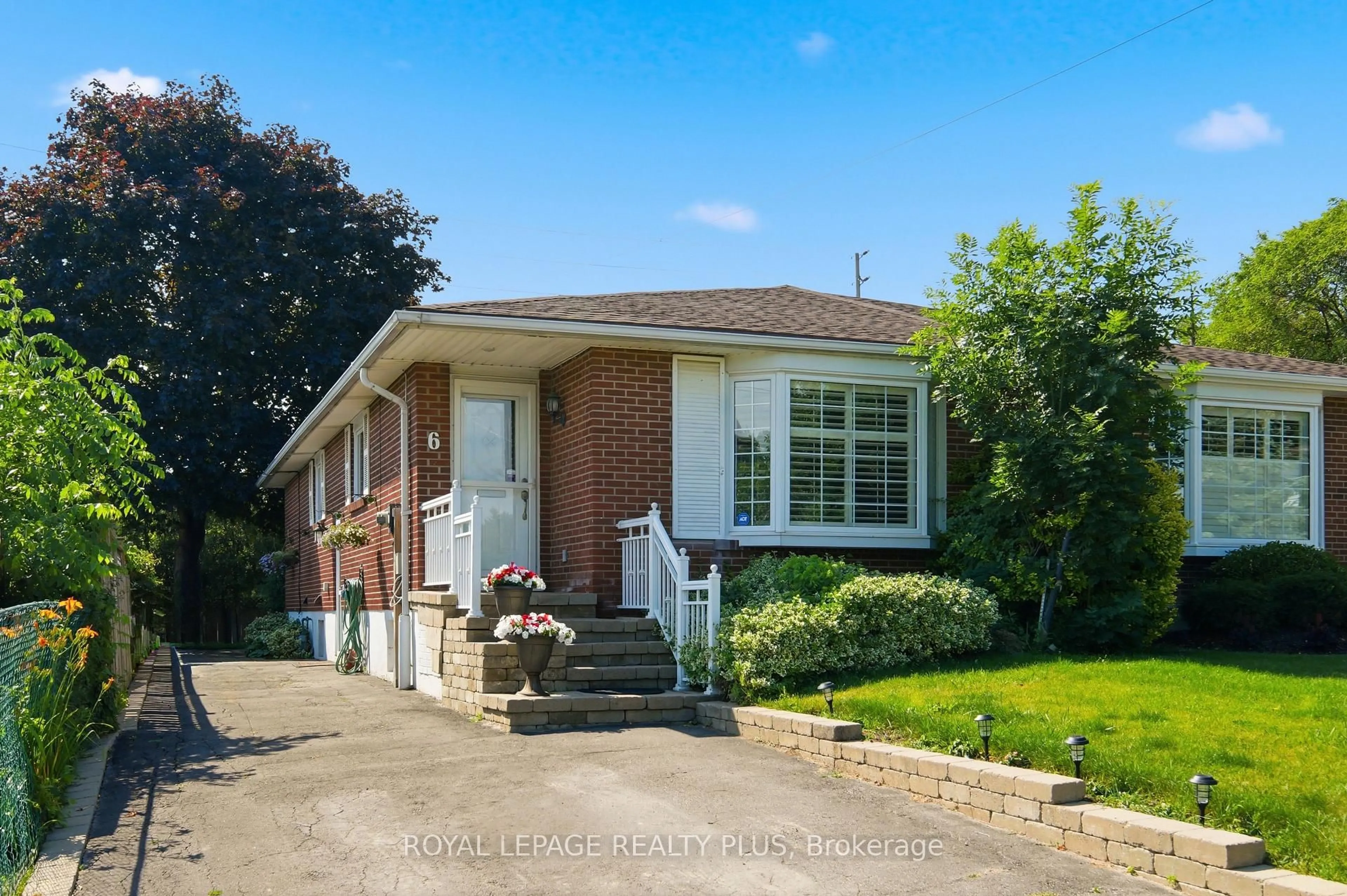 Home with brick exterior material, street for 6 Merrydrew Crt, Mississauga Ontario L5M 1W7