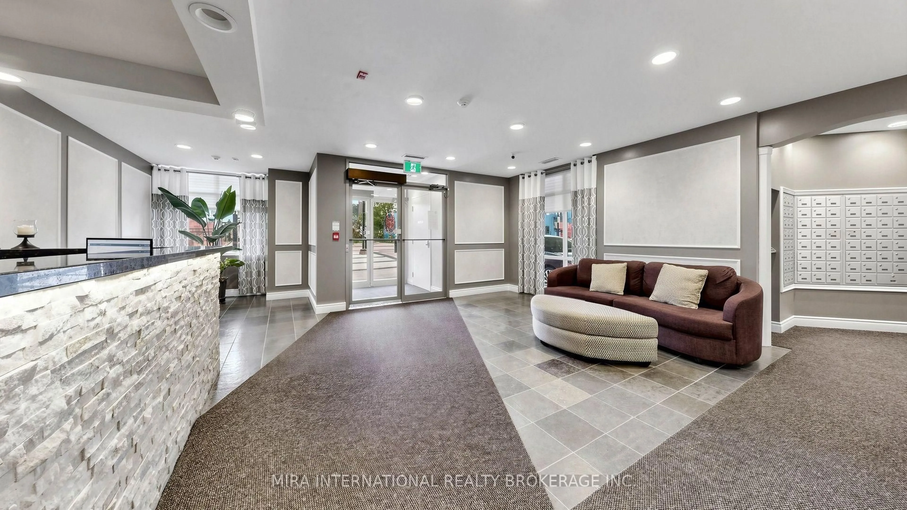Lobby for 2495 Dundas St #614, Toronto Ontario M6P 1X4