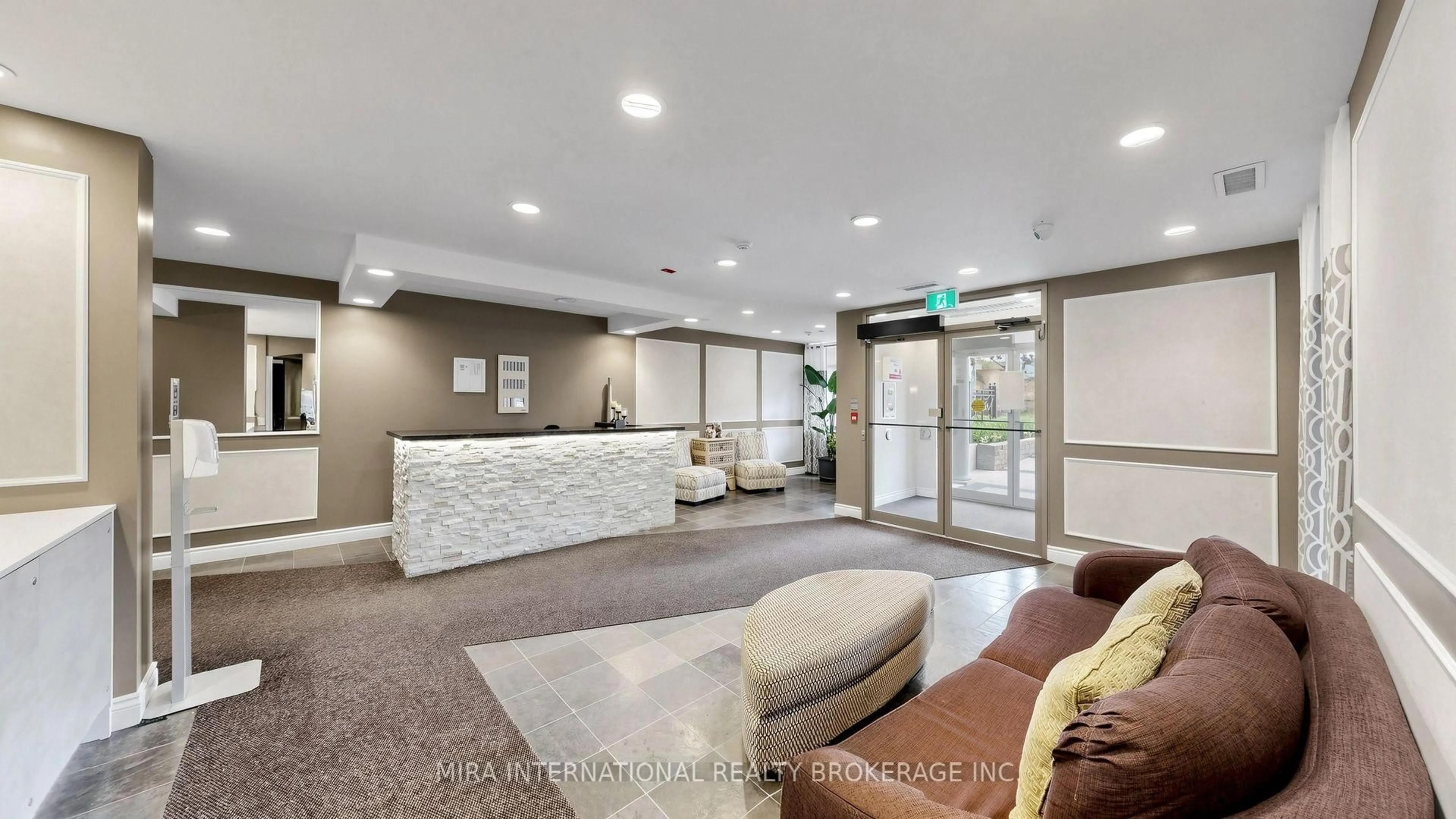 Lobby for 2495 Dundas St #614, Toronto Ontario M6P 1X4