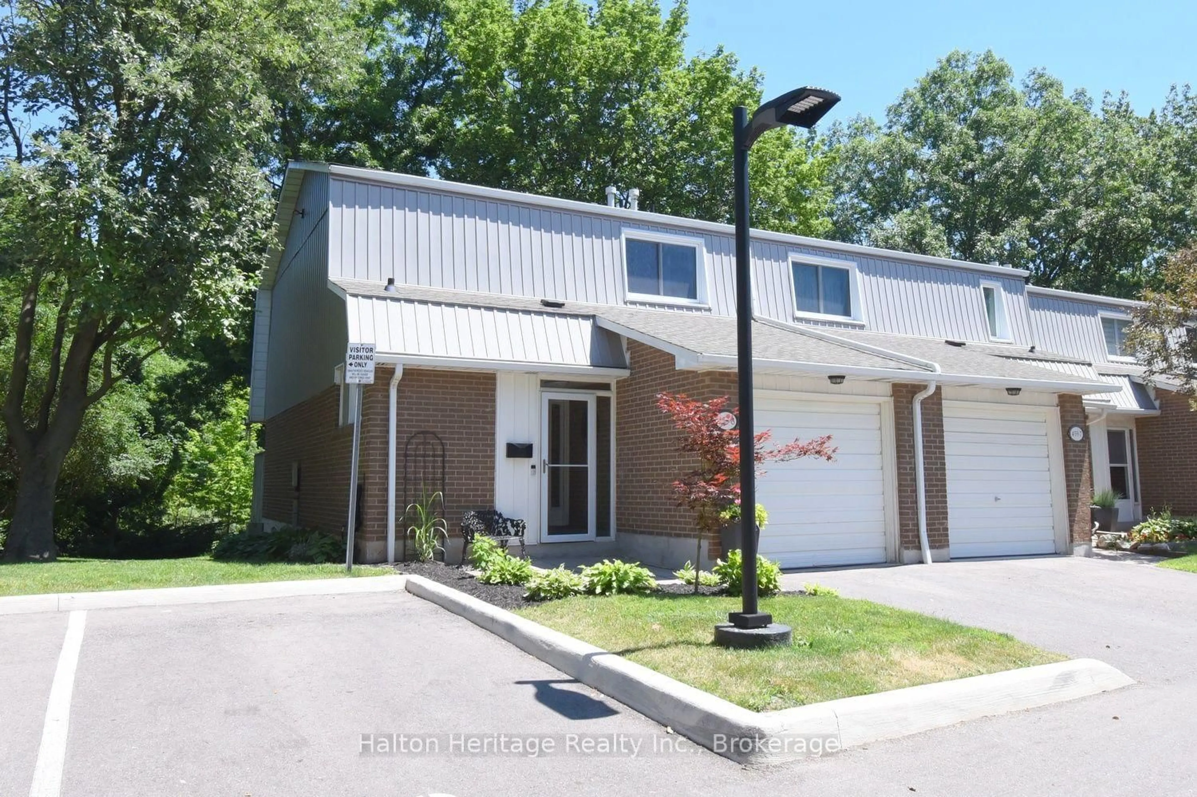 Unknown for 459 Woodview Rd #8, Burlington Ontario L7N 2Z9