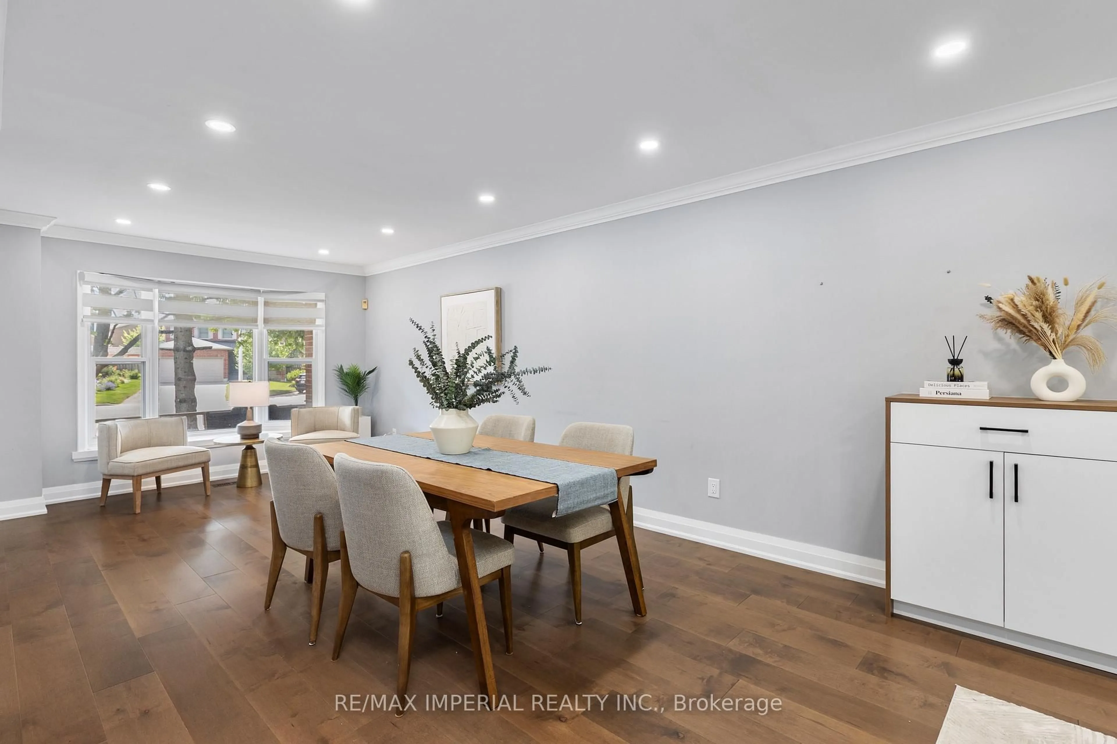 Dining room, wood/laminate floor for 311 Youngstown Ave, Mississauga Ontario L4Z 2T6