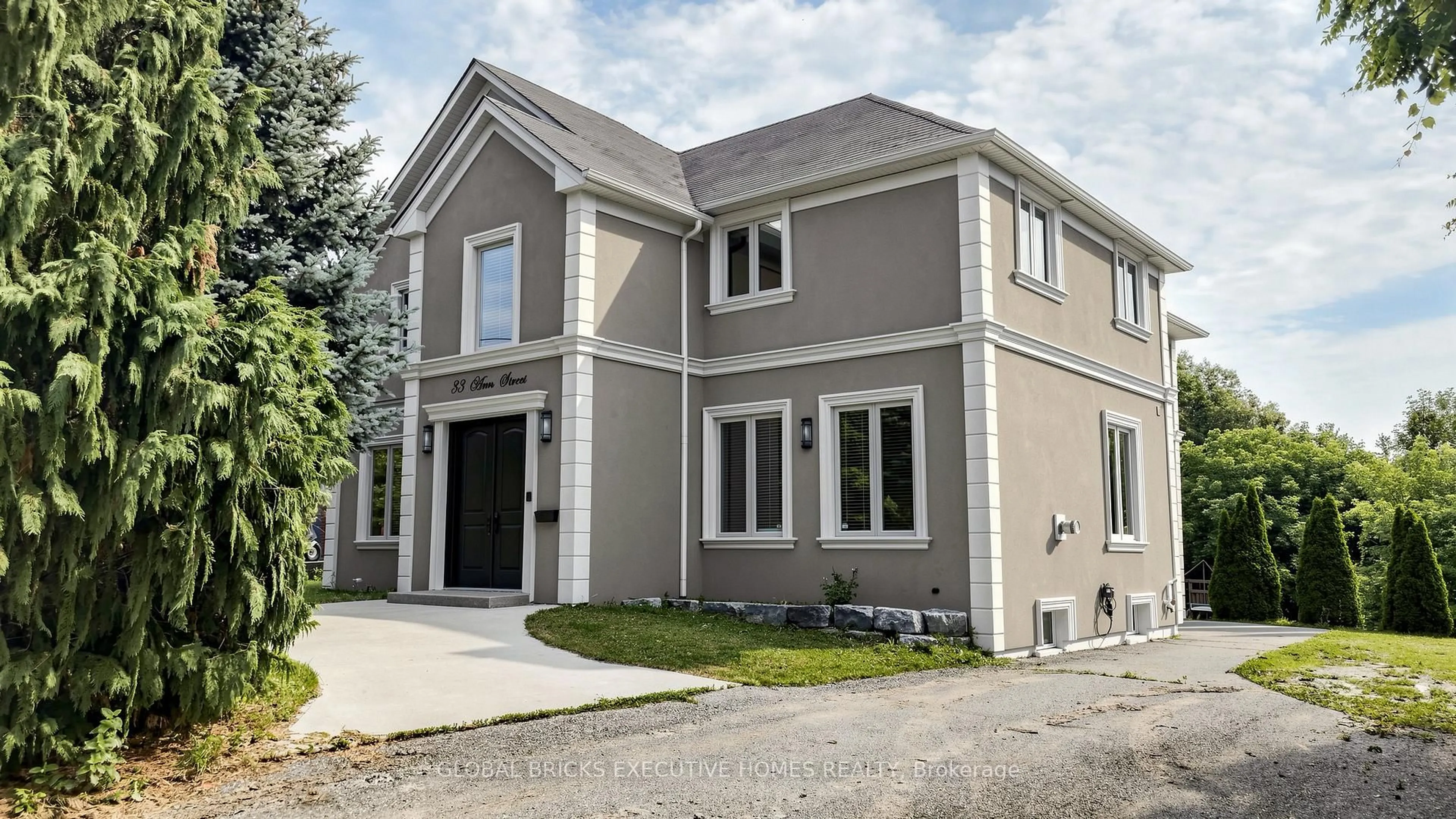 Home with vinyl exterior material, street for 33 Ann St, Halton Hills Ontario L7G 2V3