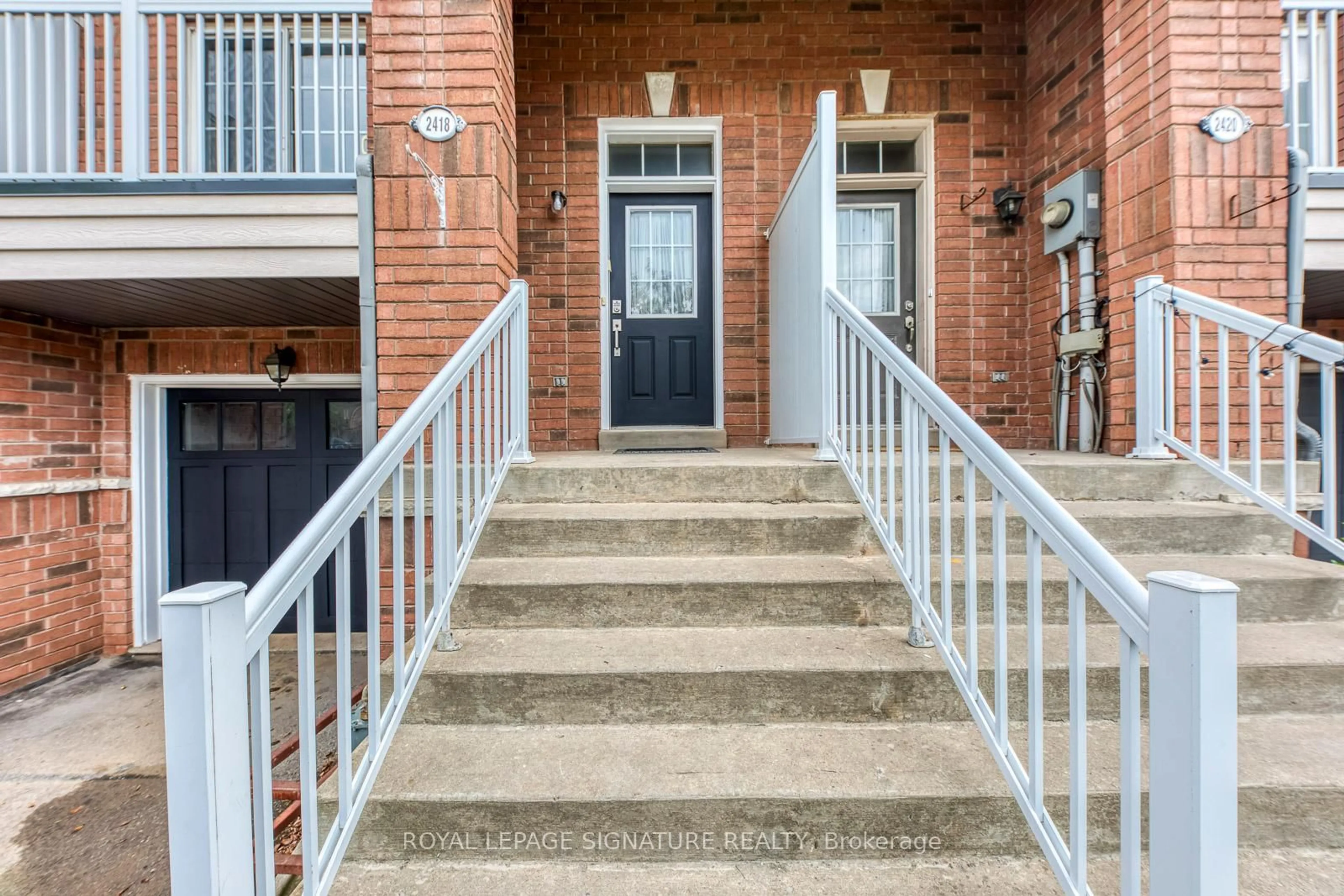 Unknown for 2418 Adamvale Cres, Oakville Ontario L6M 0E1