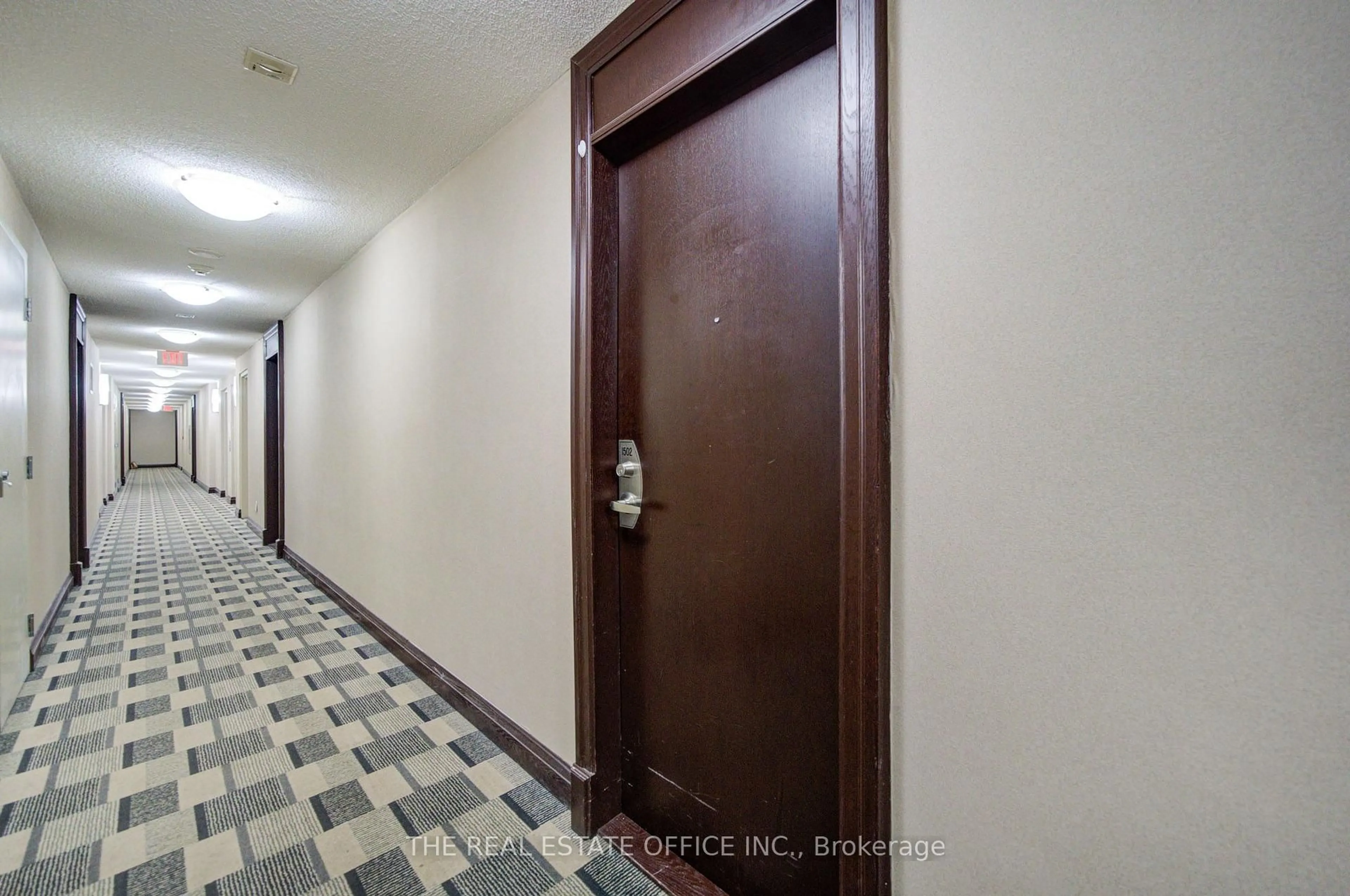 Indoor foyer for 208 Enfield Pl #1502, Mississauga Ontario L5B 0B8