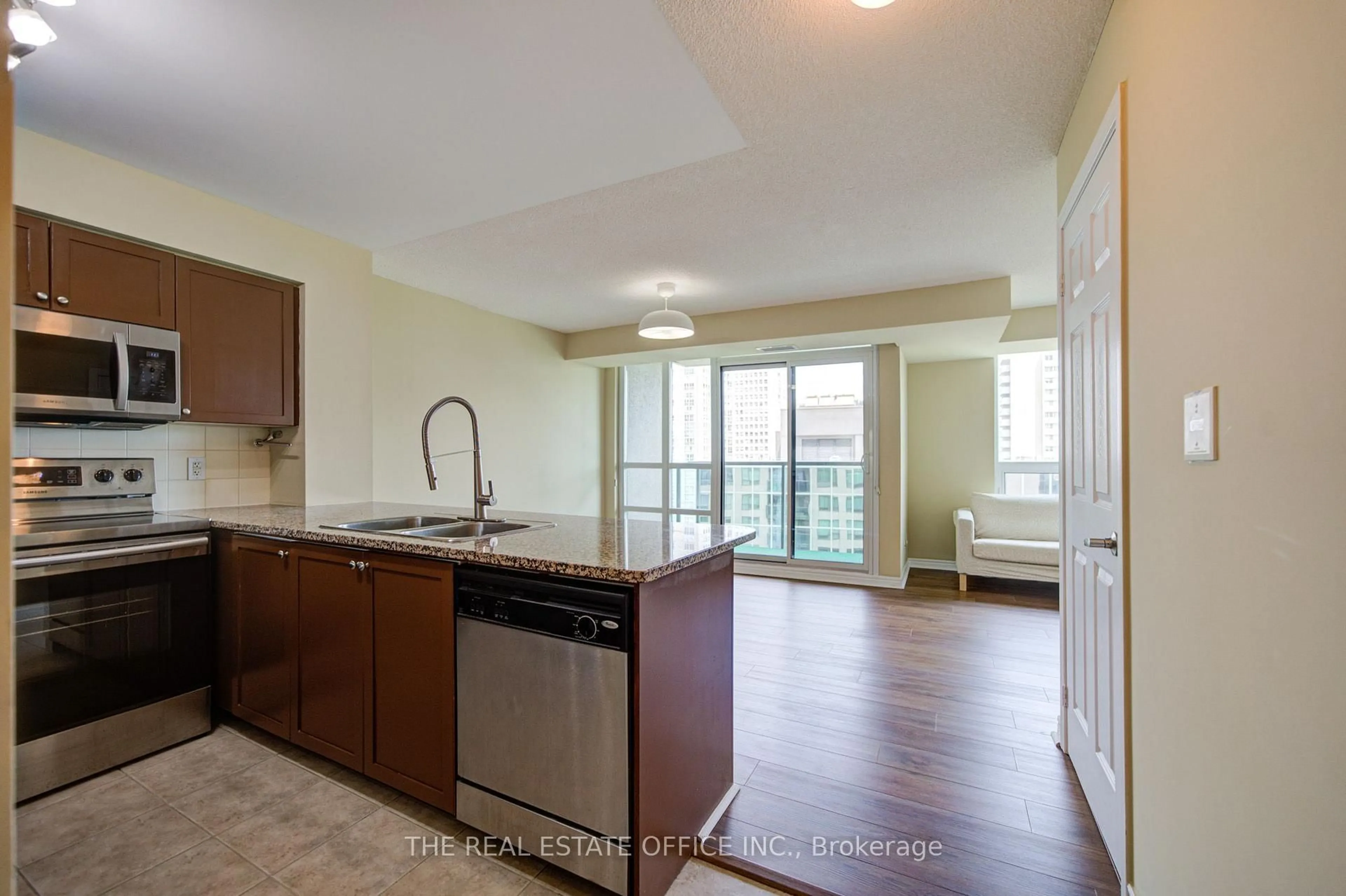 Unknown for 208 Enfield Pl #1502, Mississauga Ontario L5B 0B8