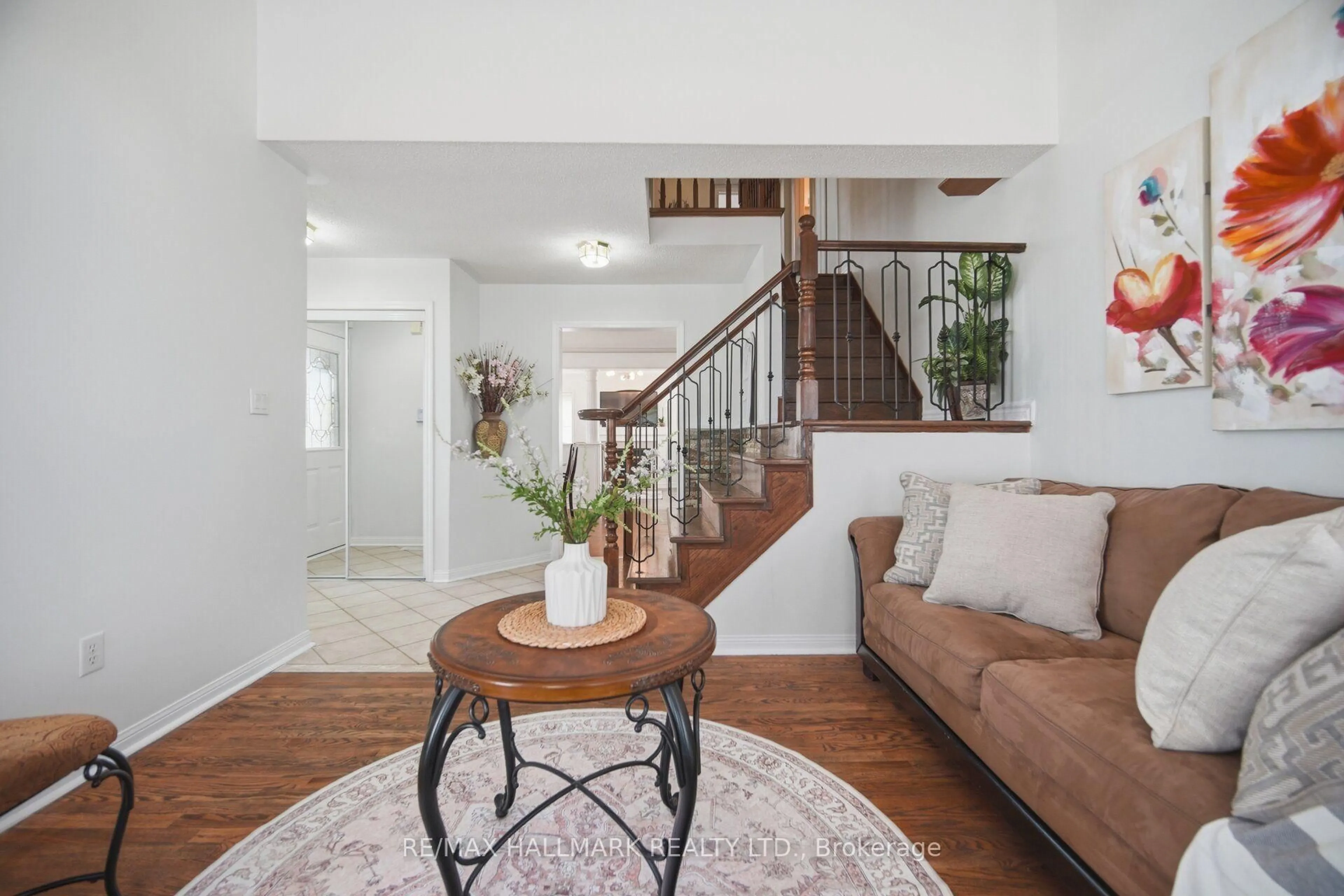 Indoor entryway for 641 Marley Cres, Milton Ontario L9T 5V2