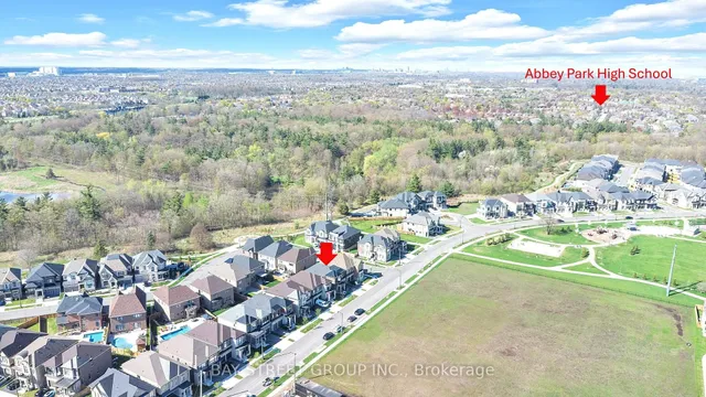 2411 Saw Whet Blvd, Oakville 2