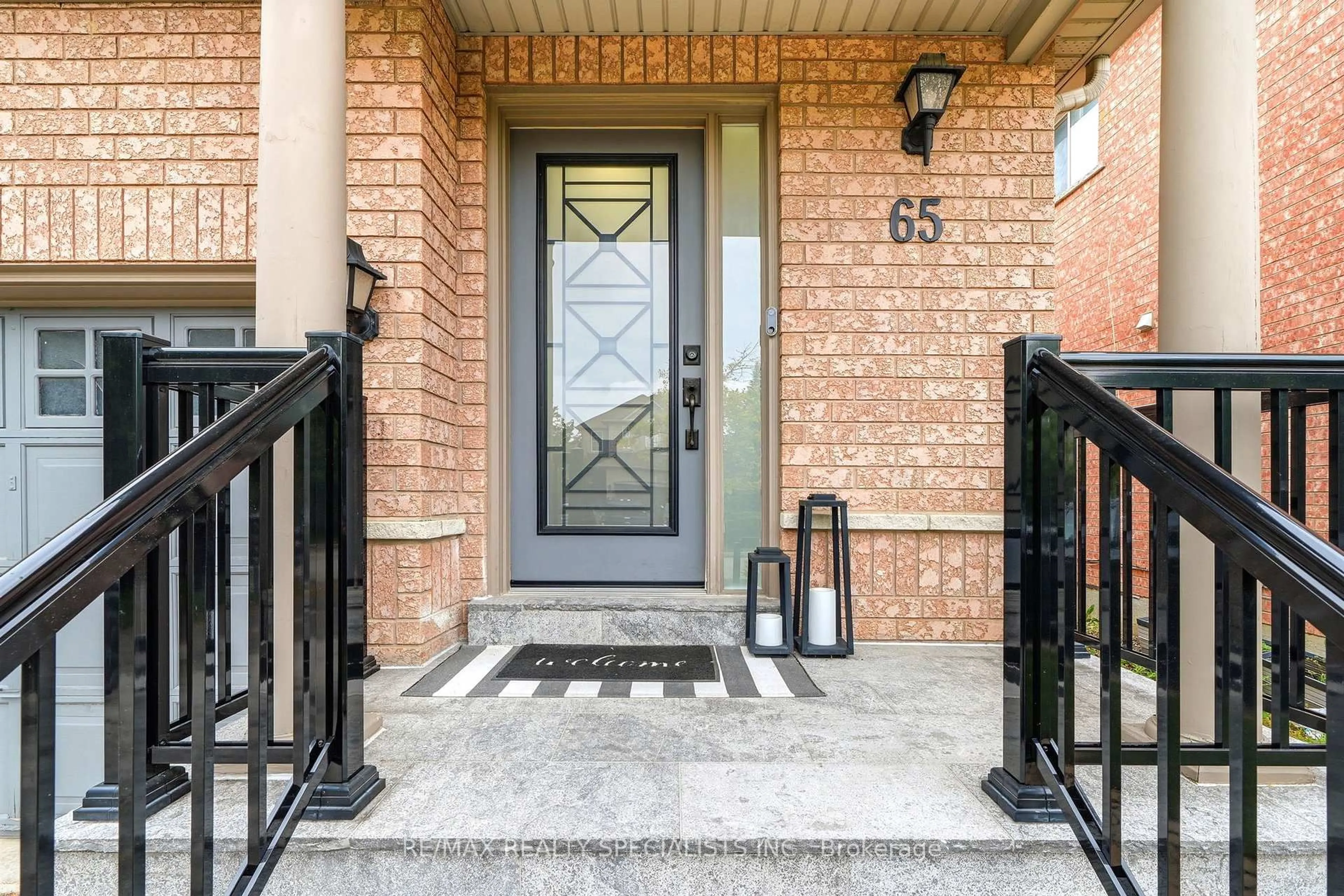 Indoor entryway for 65 Ironhorse Cres, Caledon Ontario L7E 2K7