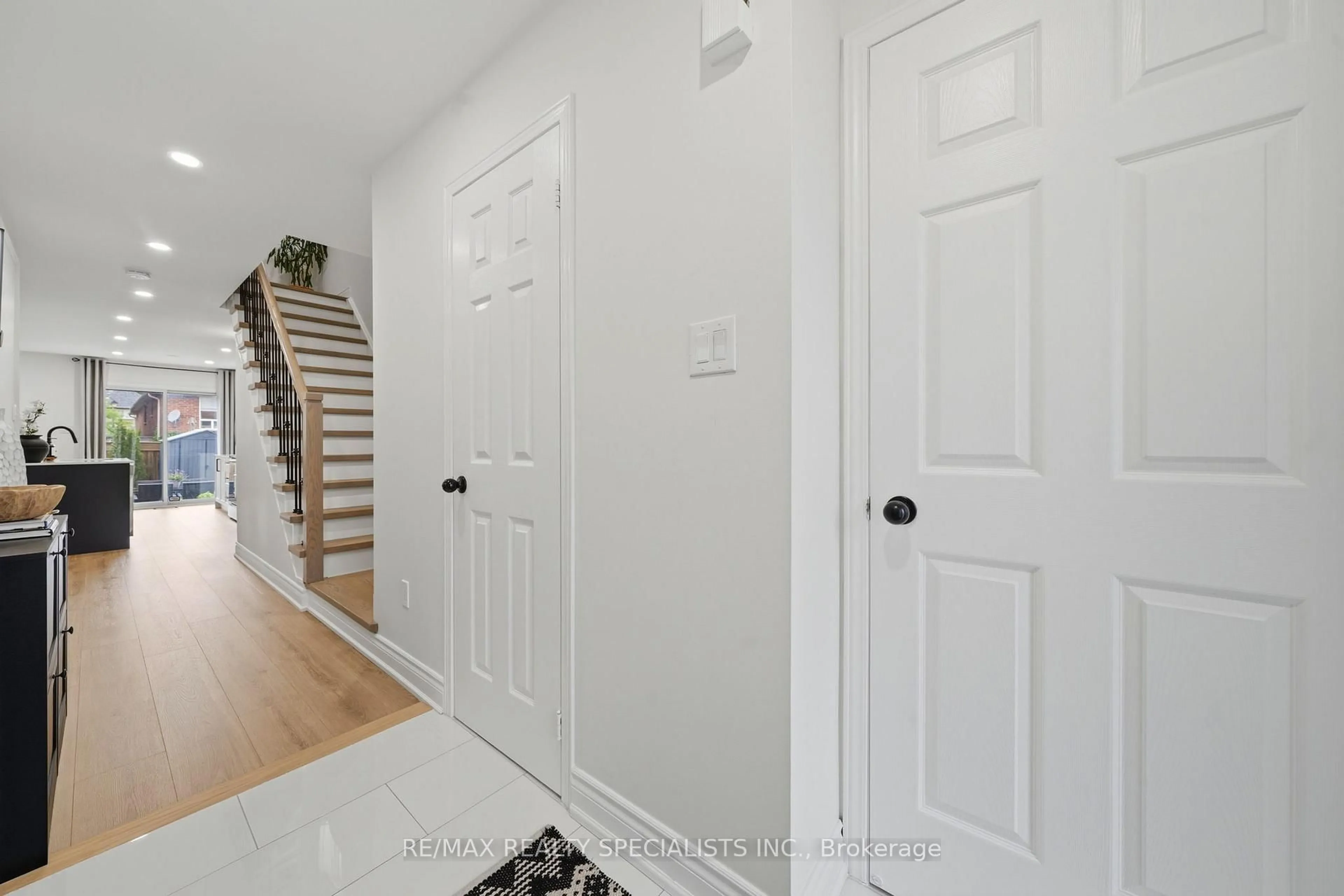 Indoor entryway for 65 Ironhorse Cres, Caledon Ontario L7E 2K7