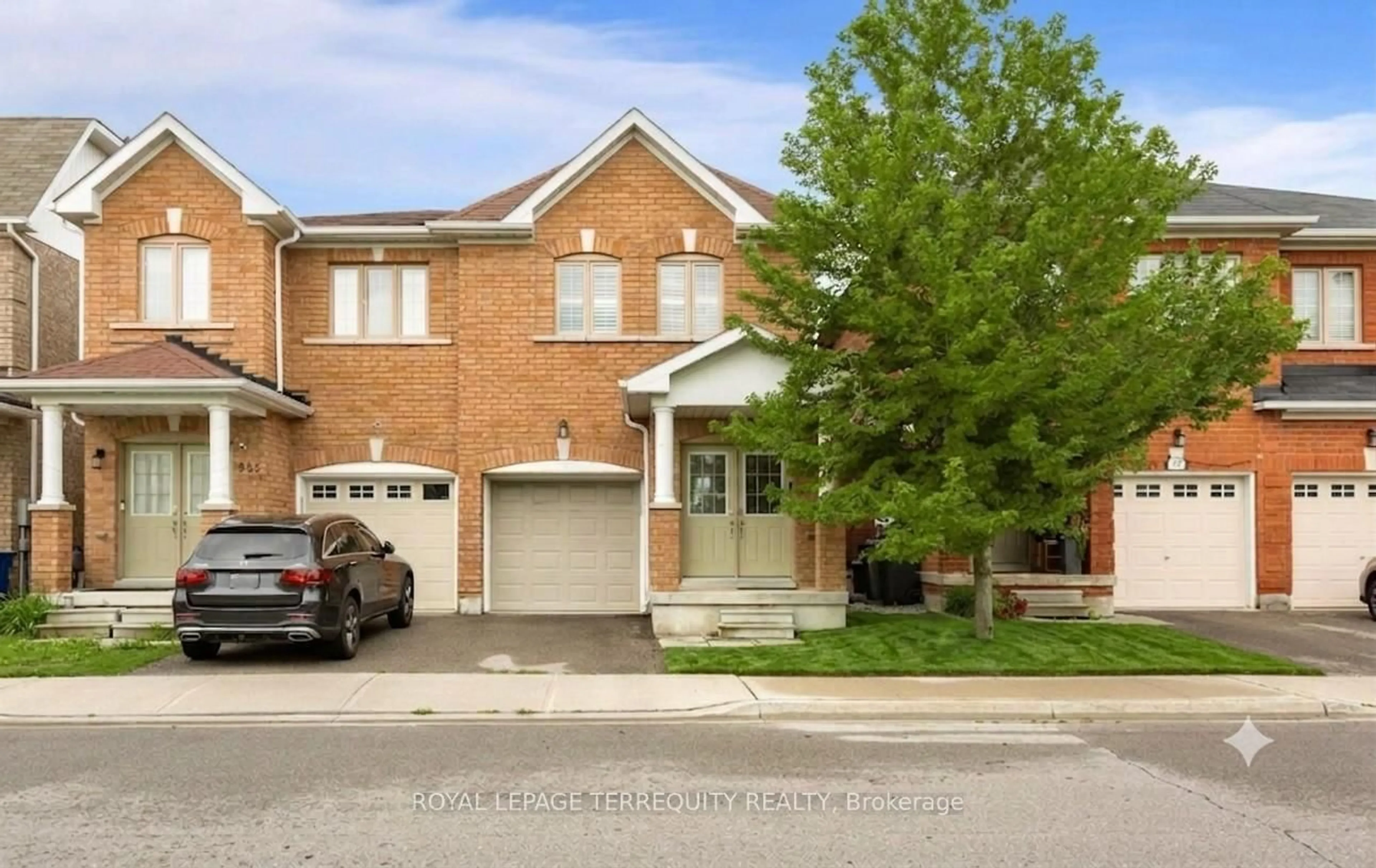 Home with brick exterior material, street for 983 Francine Cres, Mississauga Ontario L5V 0E2
