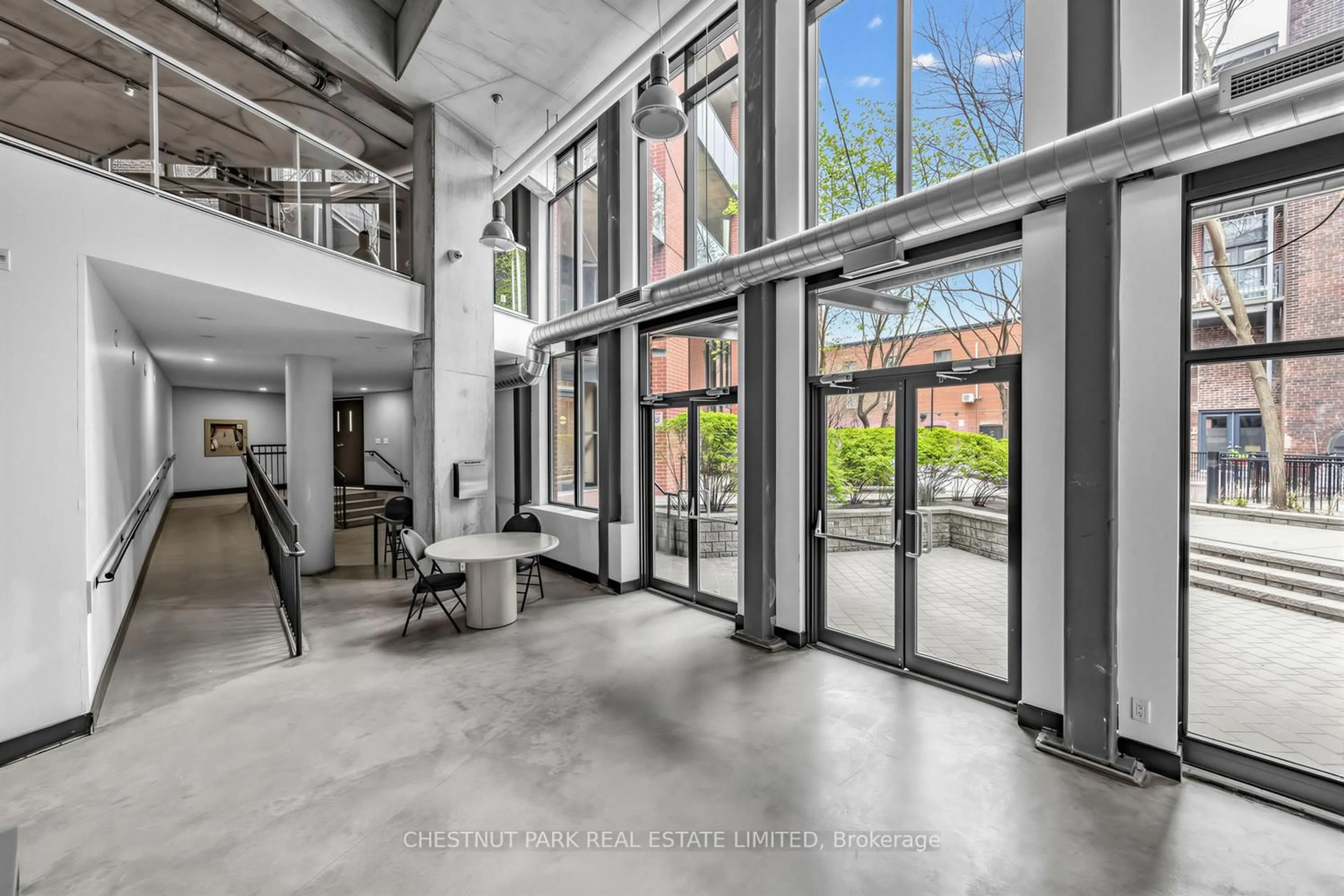 Indoor foyer for 363 Sorauren Ave #301, Toronto Ontario M6R 3C1