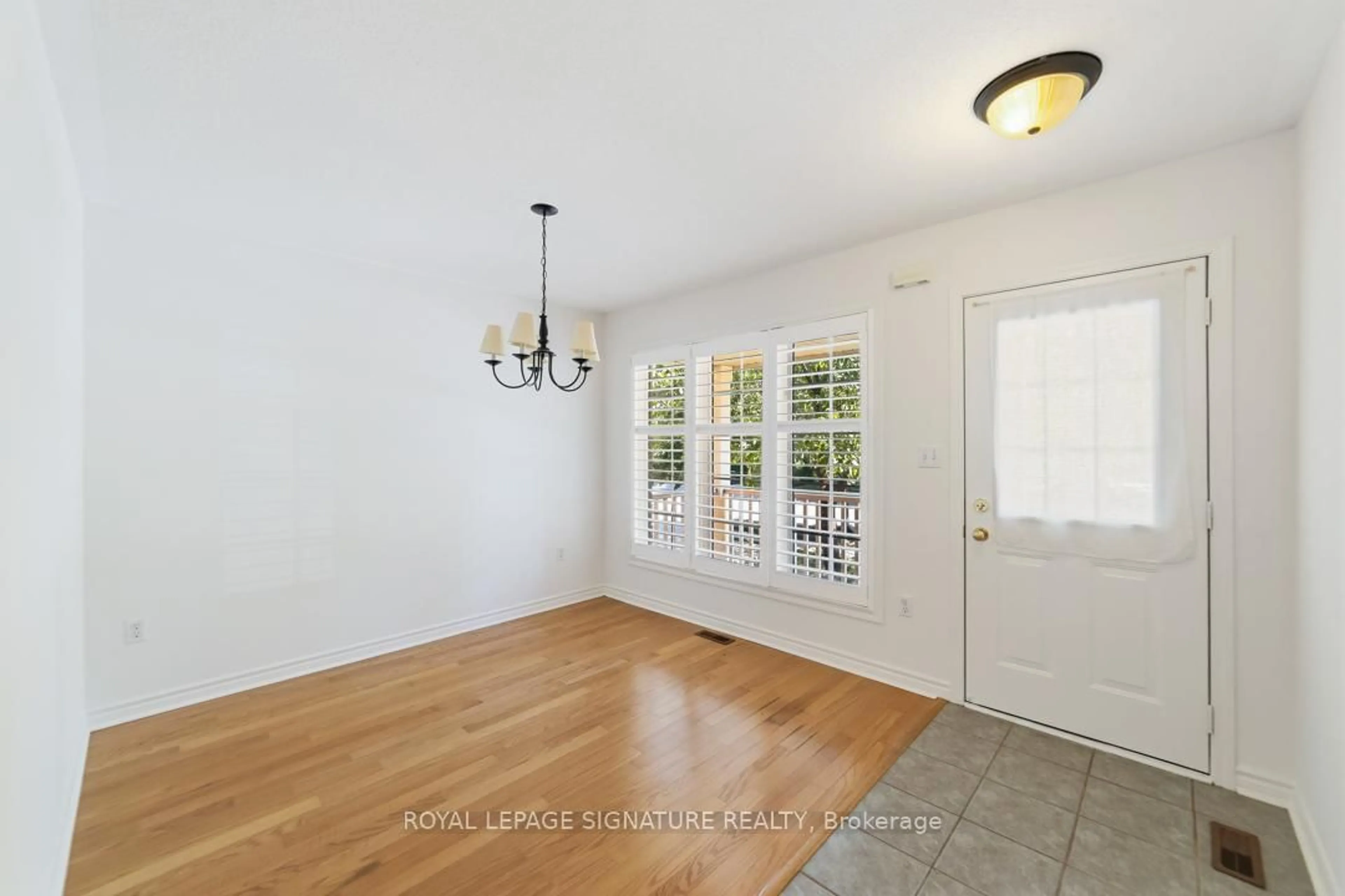 Indoor entryway for 742 Irving Terr, Milton Ontario L9T 6H3