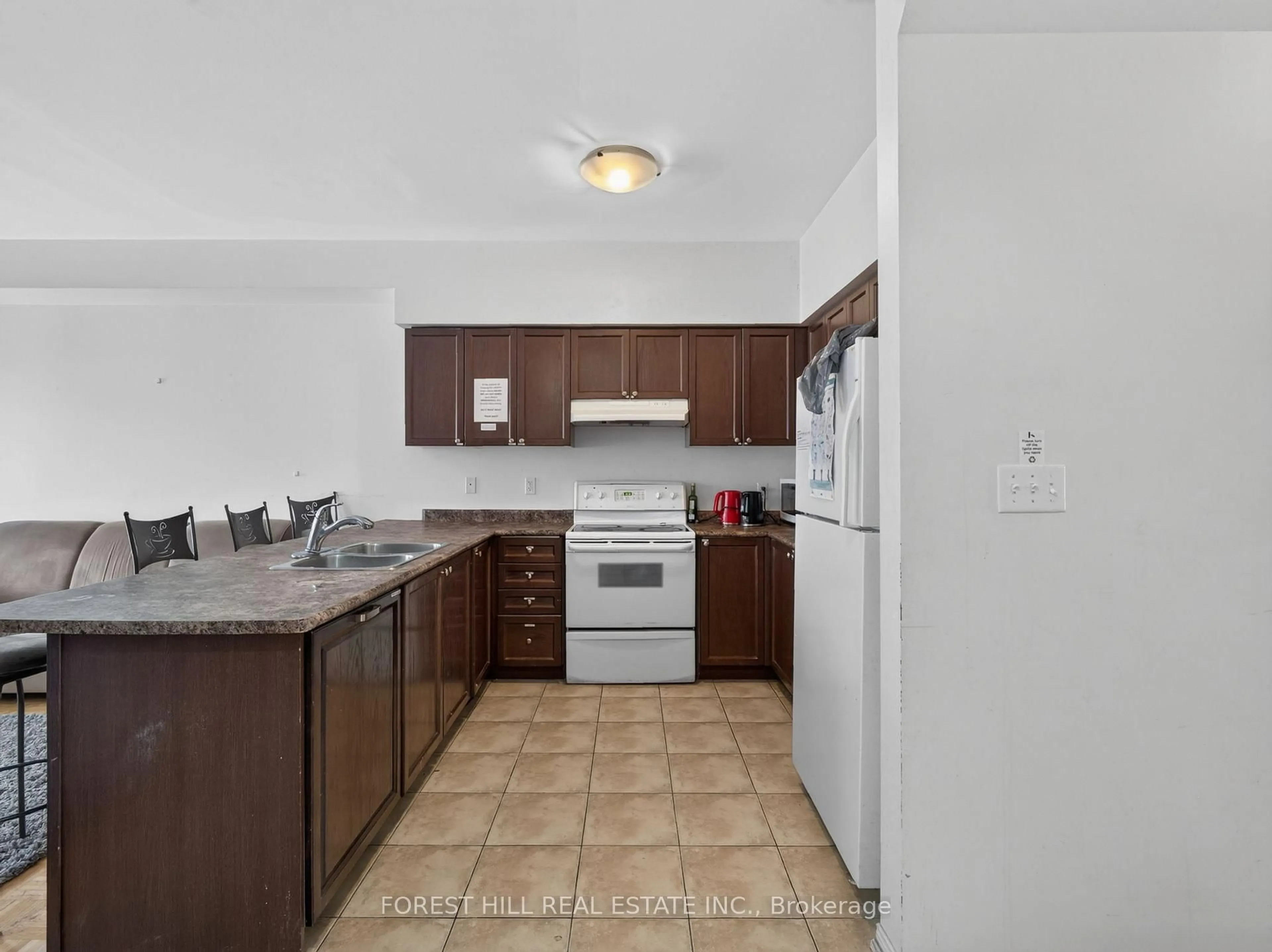Standard kitchen, unknown for 4 Evelyn Wiggins Dr, Toronto Ontario M3J 0G3