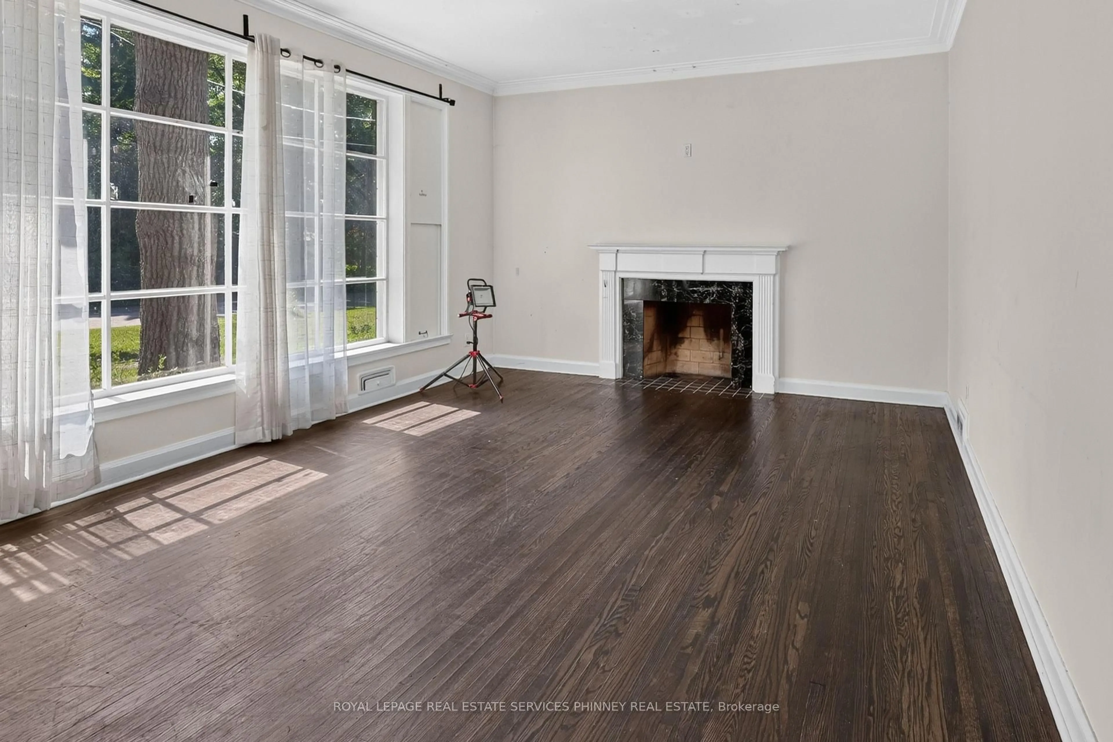 A pic of a room for 52 Valecrest Dr, Toronto Ontario M9A 4P6