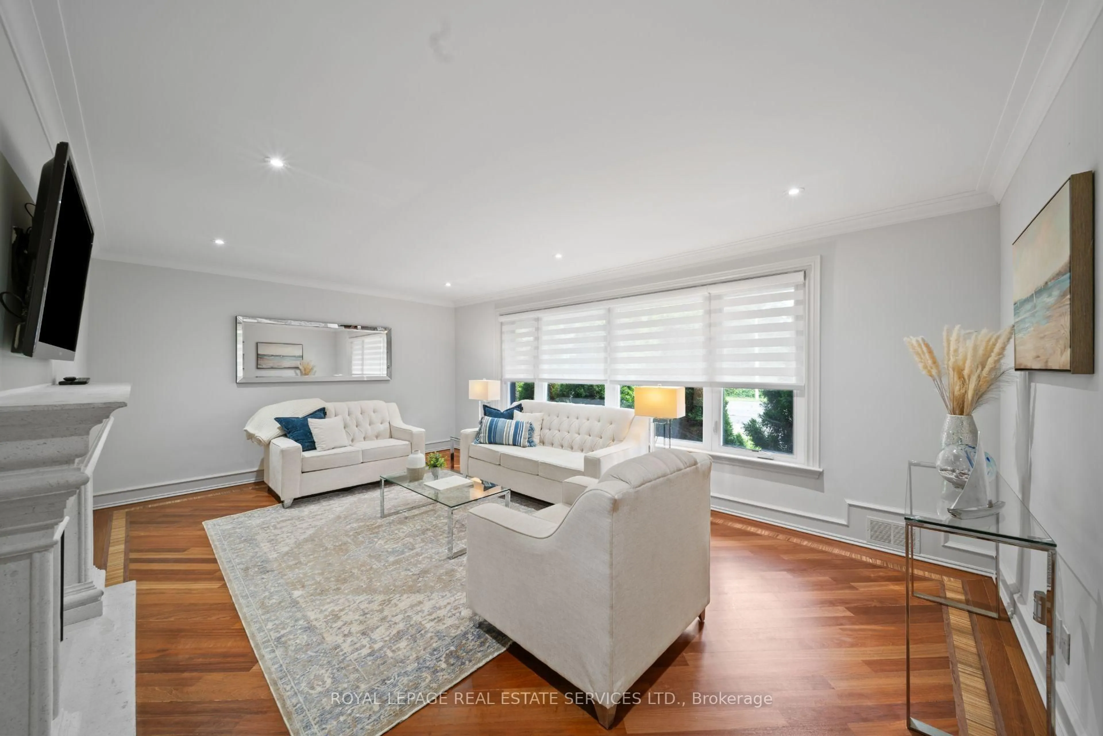 Living room with furniture, unknown for 1592 Islington Ave, Toronto Ontario M9A 3M6