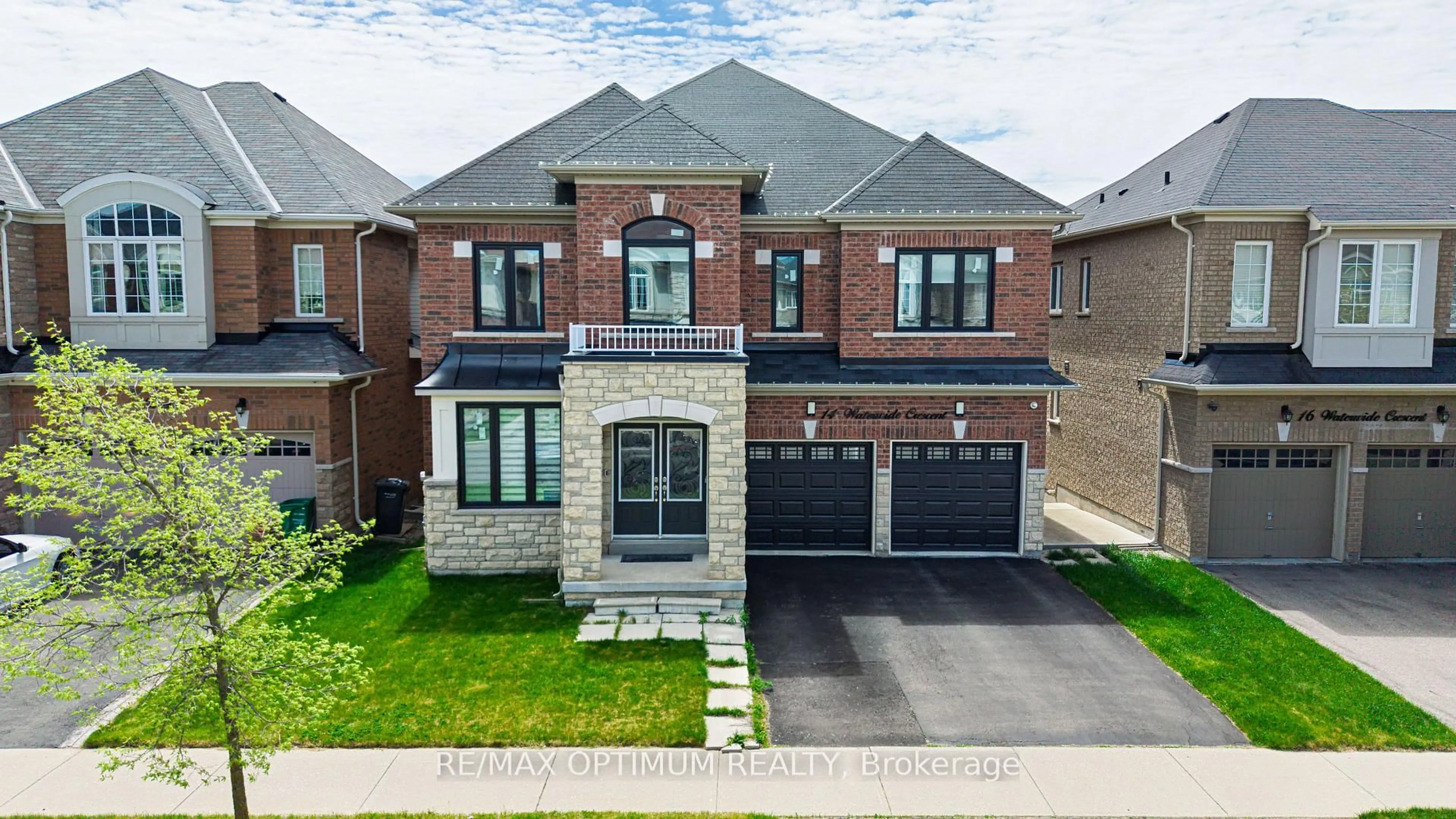 Home with brick exterior material, street for 14 Waterwide Cres, Brampton Ontario L6T 3C3