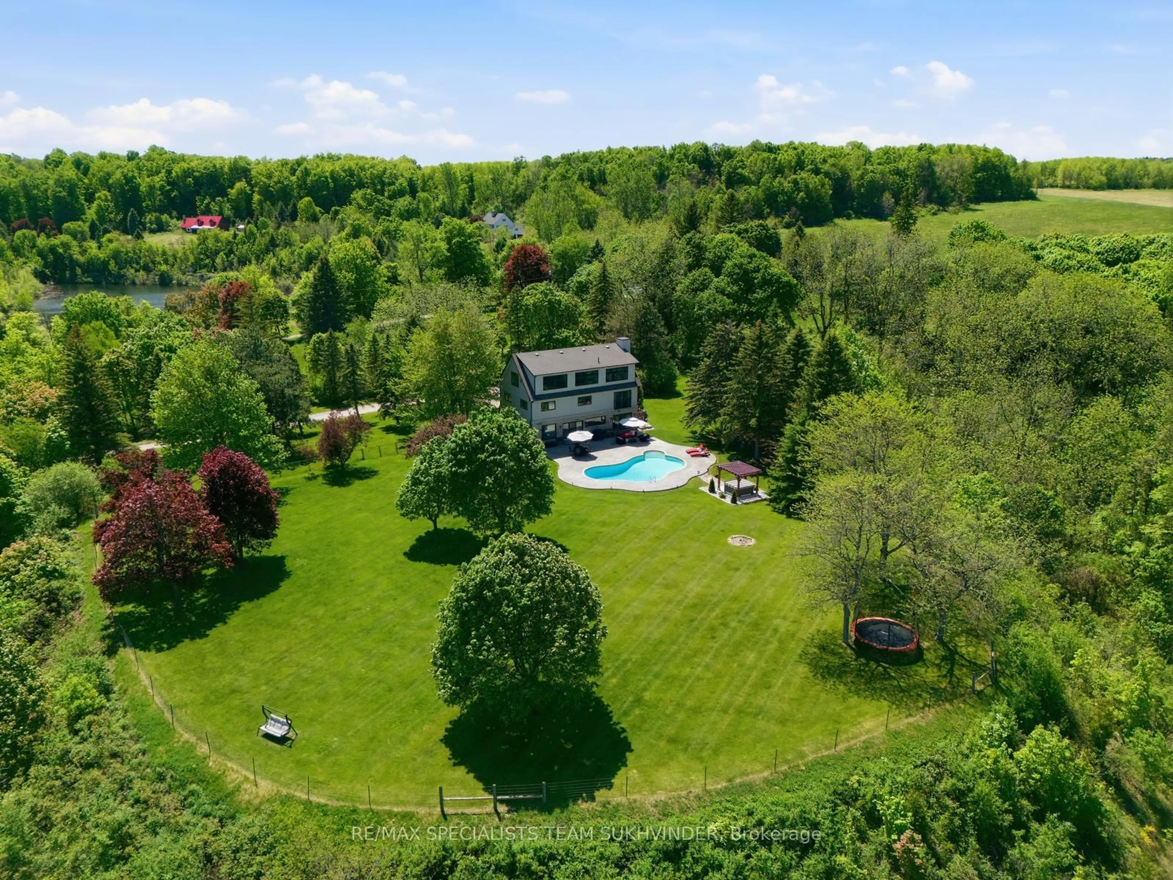 A pic from outside/outdoor area/front of a property/back of a property/a pic from drone, water/lake/river/ocean view for 15415 Clayhill Rd, Halton Hills Ontario L7G 4S8