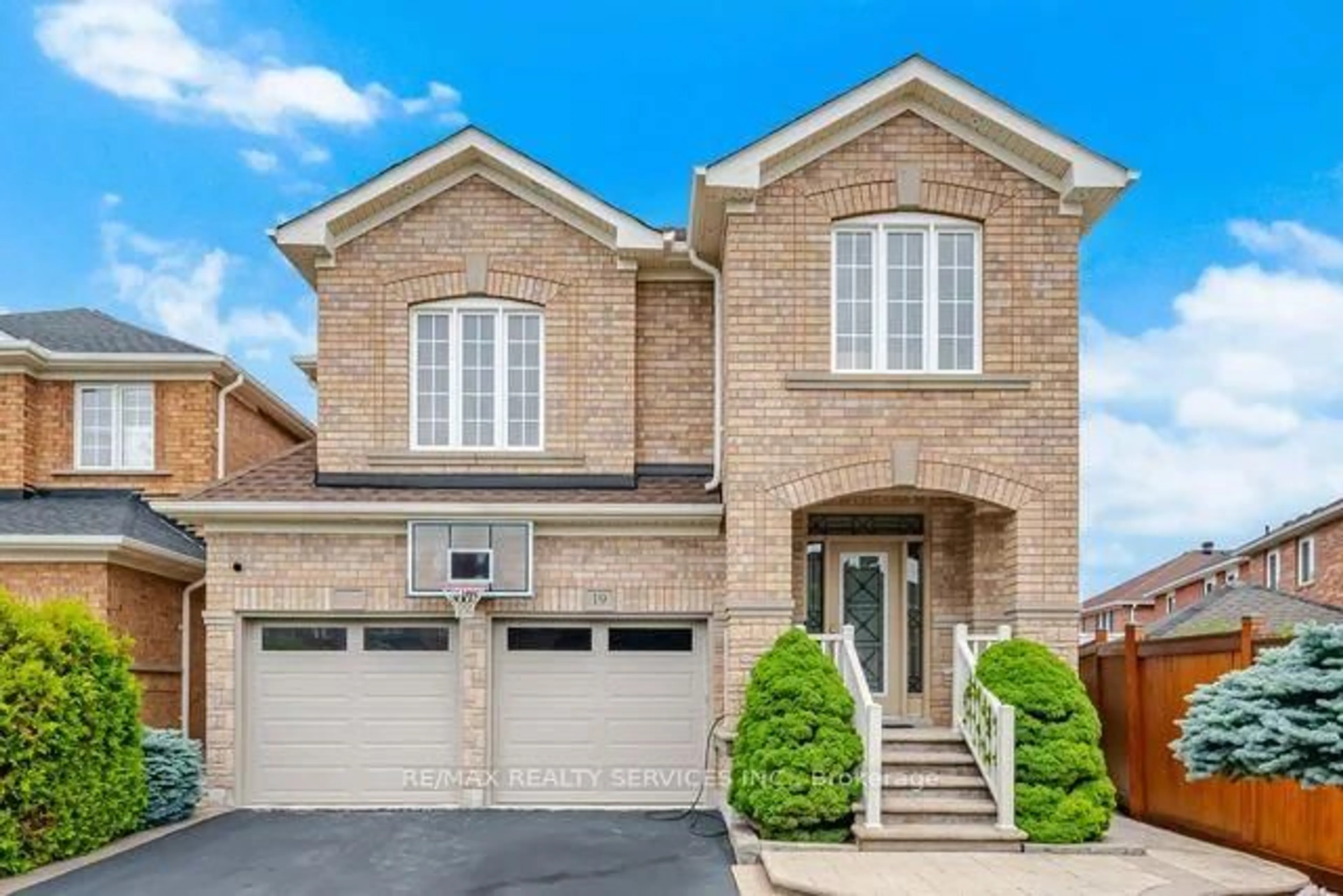 Home with brick exterior material, street for 19 Thornbush Blvd, Brampton Ontario L7A 0K5