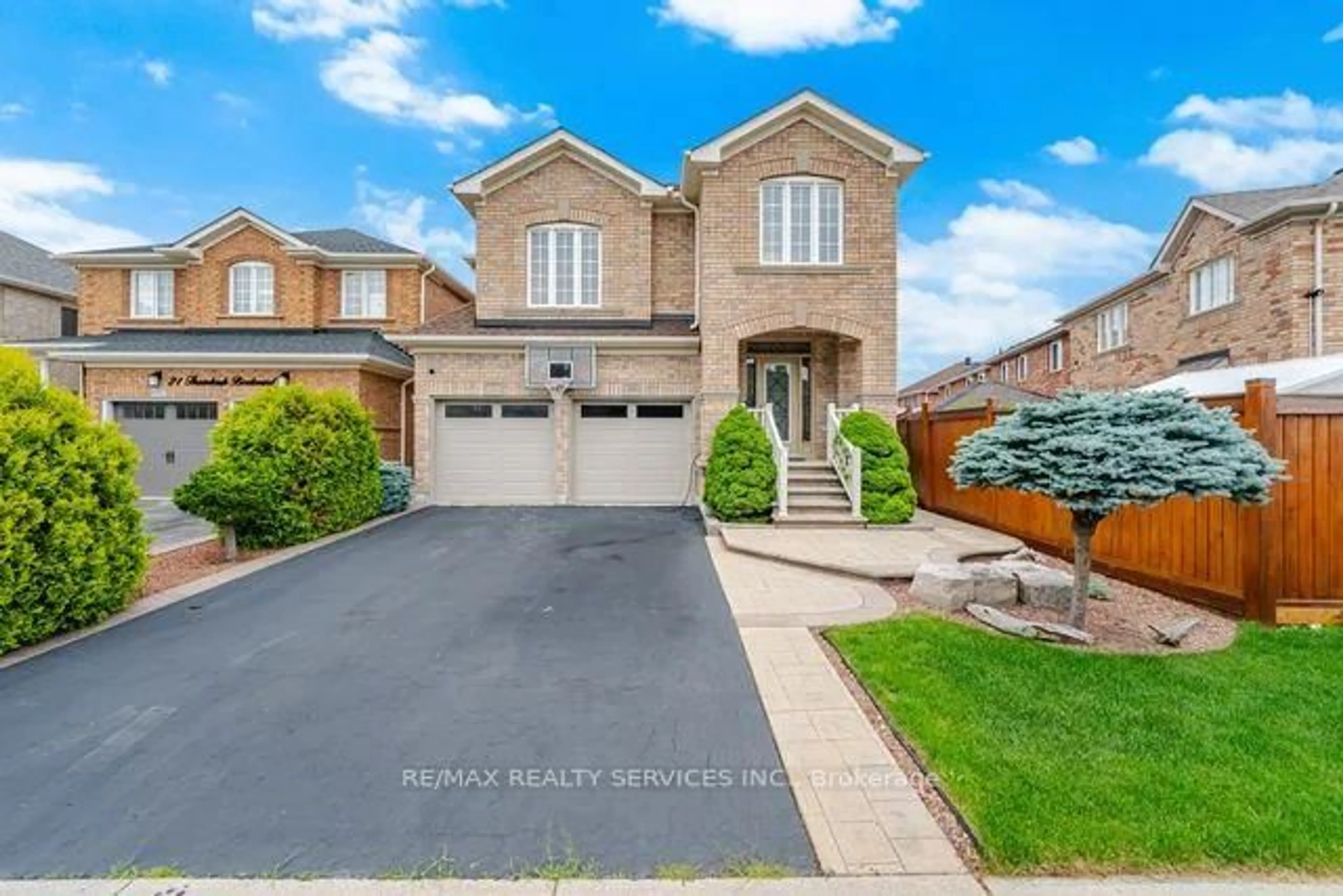 Home with brick exterior material, street for 19 Thornbush Blvd, Brampton Ontario L7A 0K5
