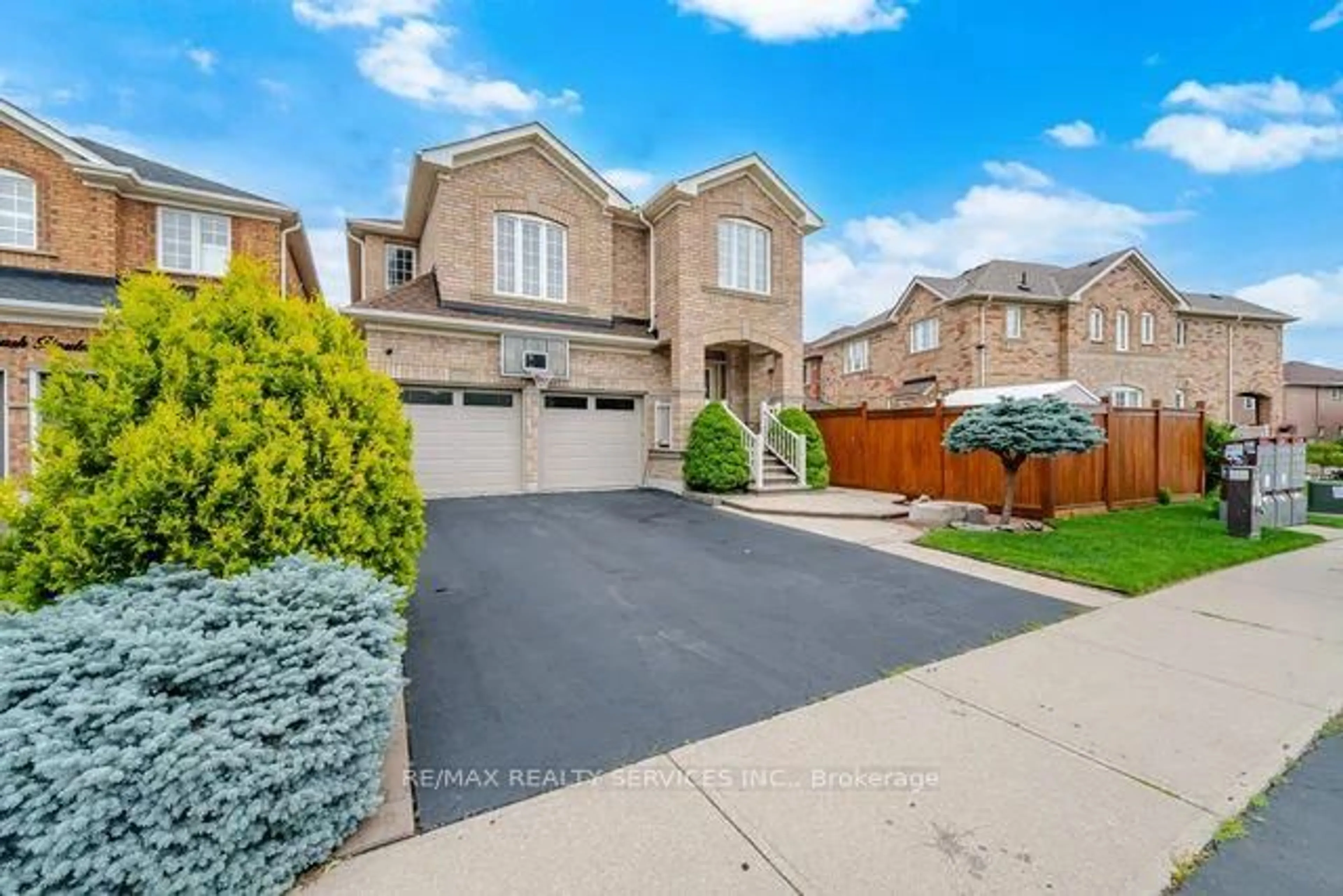 Home with brick exterior material, street for 19 Thornbush Blvd, Brampton Ontario L7A 0K5
