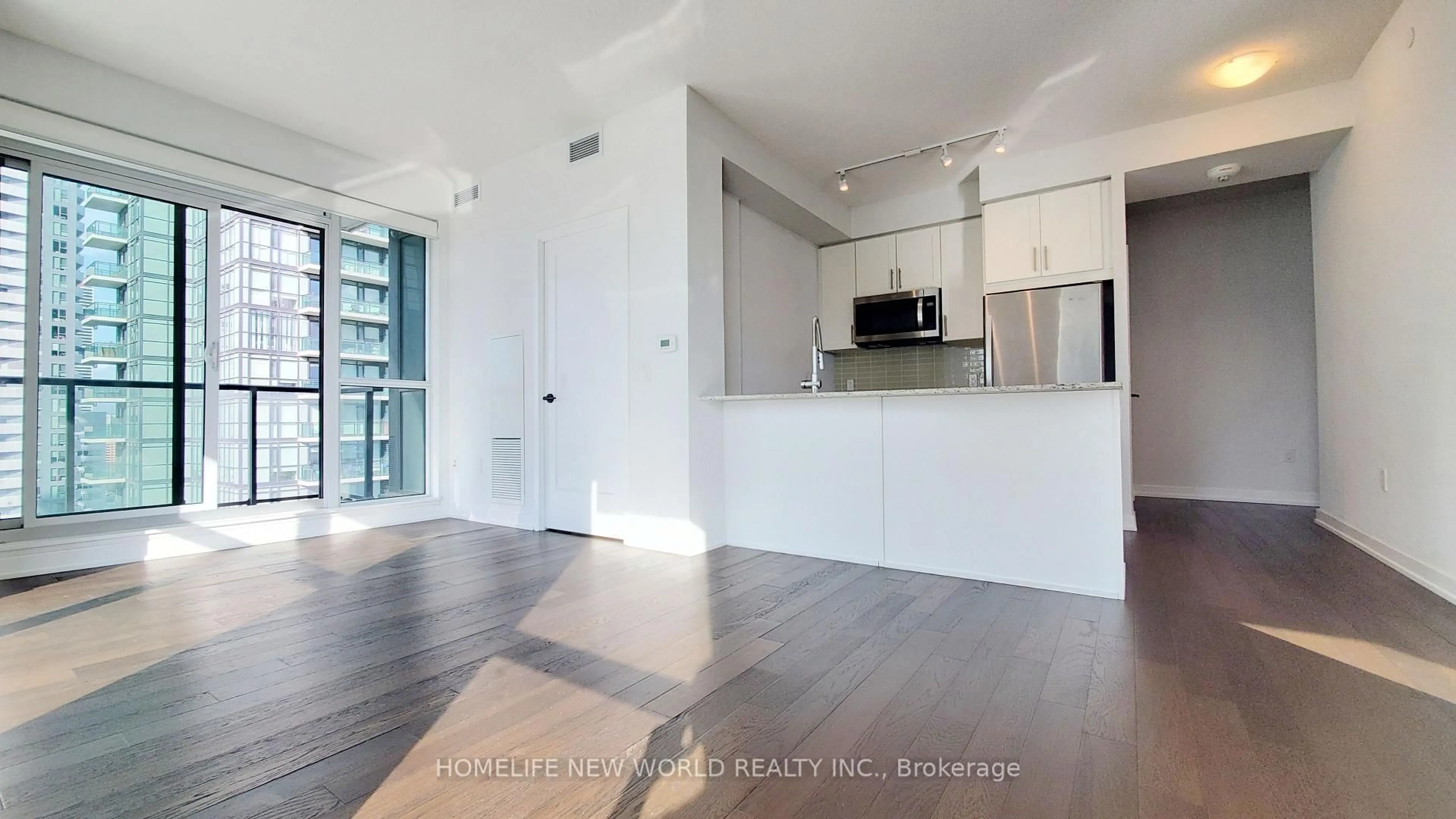 Open concept kitchen, unknown for 4055 Parkside Village Dr #2015, Mississauga Ontario L5B 0K8