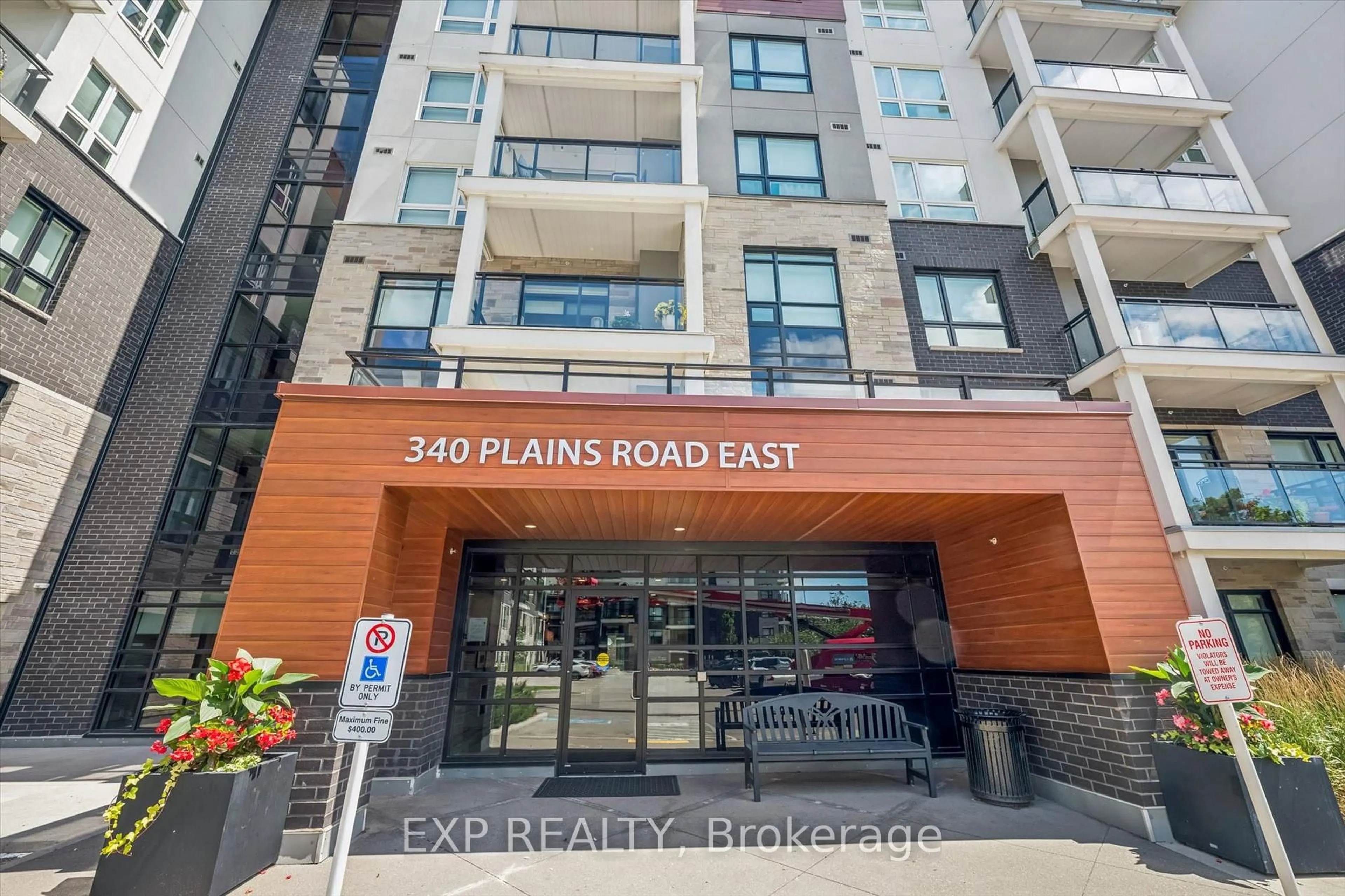 Indoor entryway for 340 plains Rd, Burlington Ontario L7T 0C2