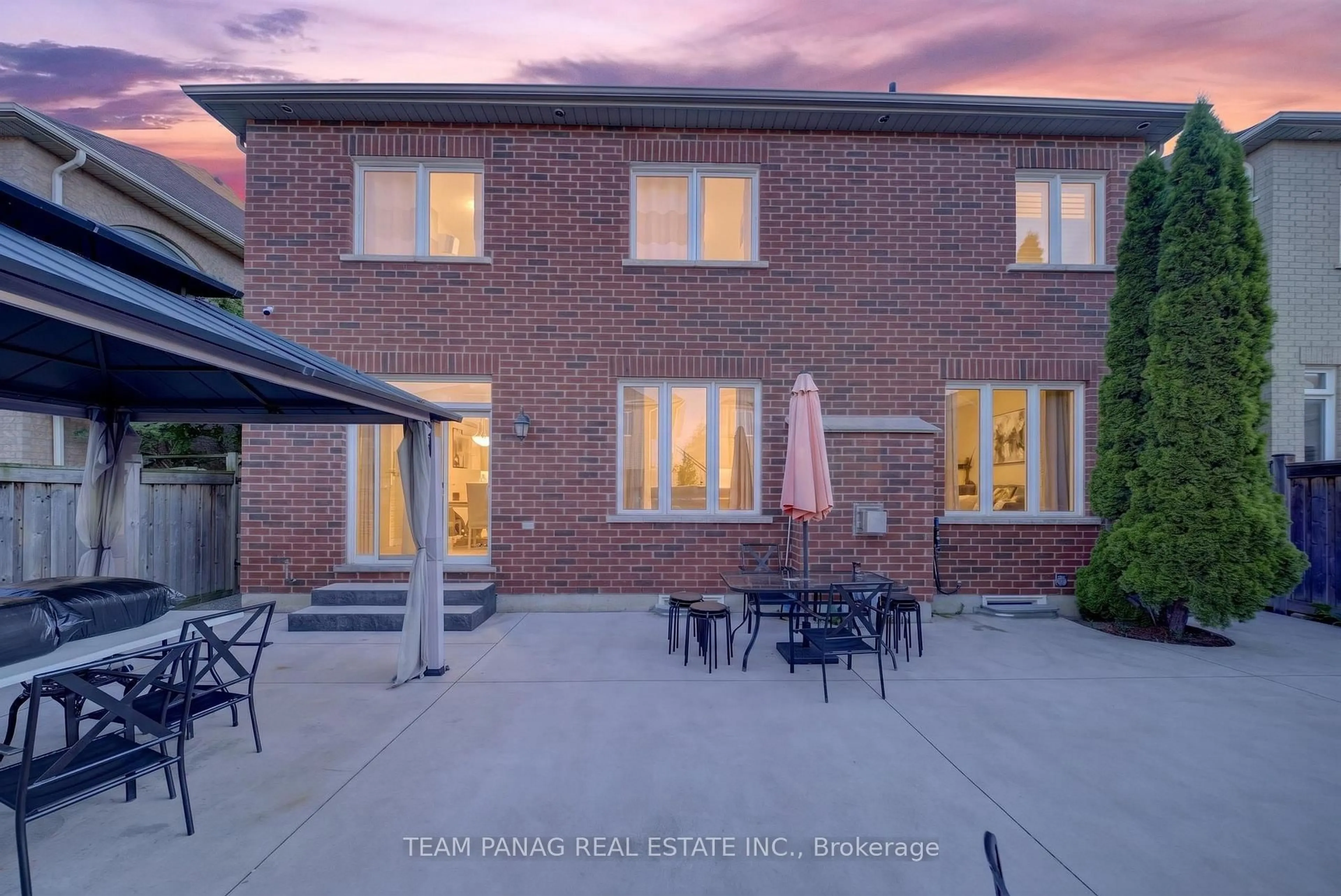Patio, street for 6 Bainsville Circ, Brampton Ontario L6P 3A5