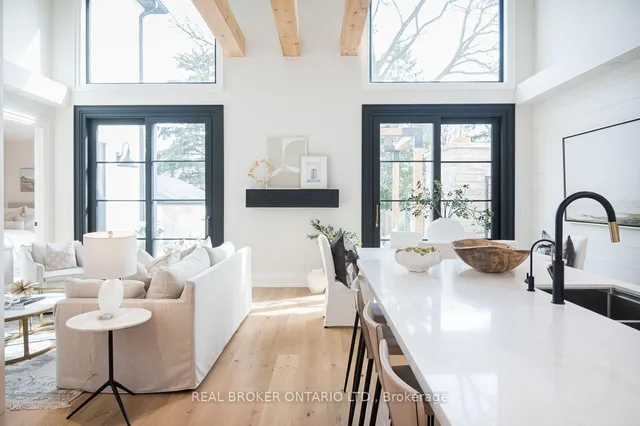 307 Martin St, Milton 3