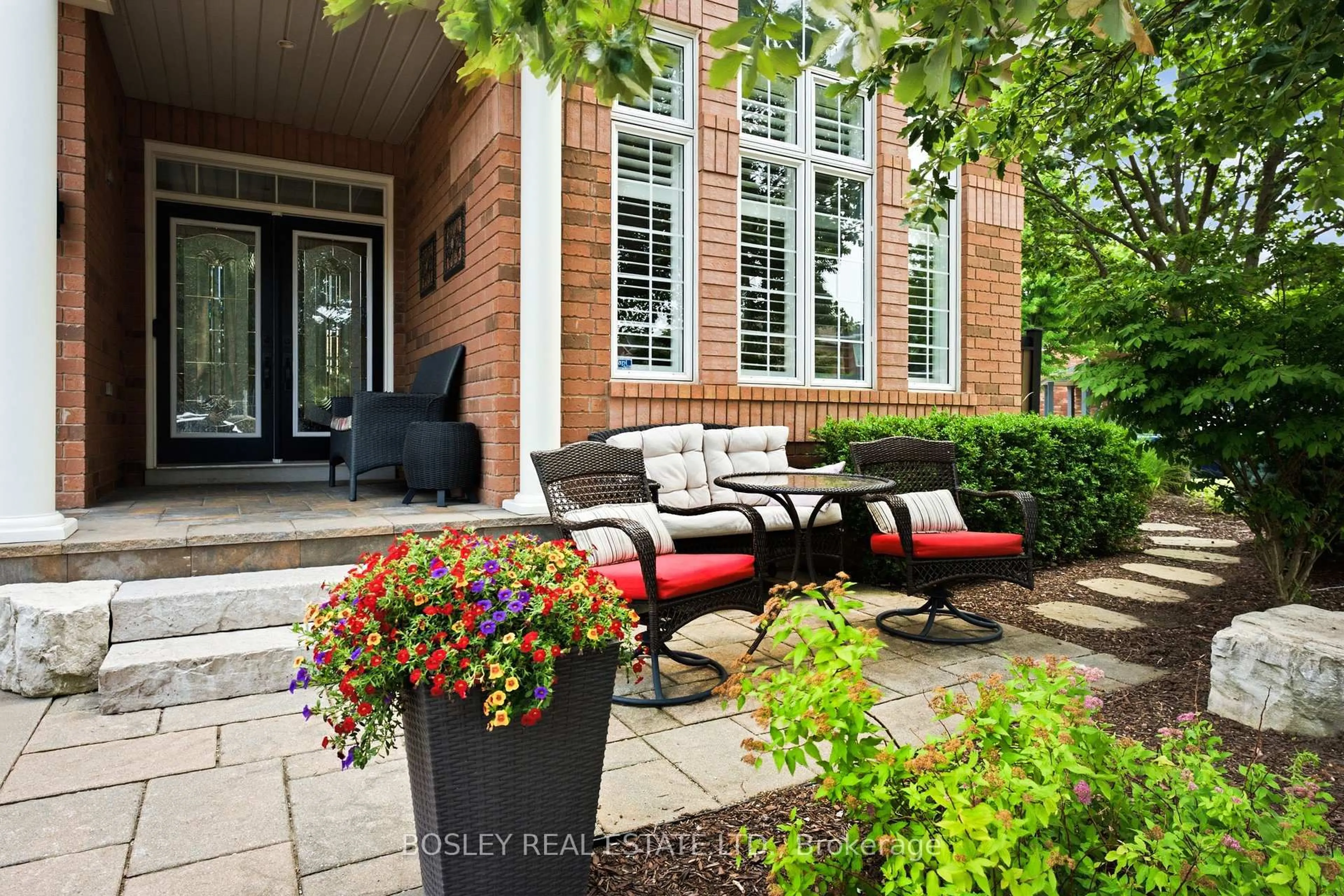 Patio, street for 2160 Highcliffe Way, Oakville Ontario L6M 5B6