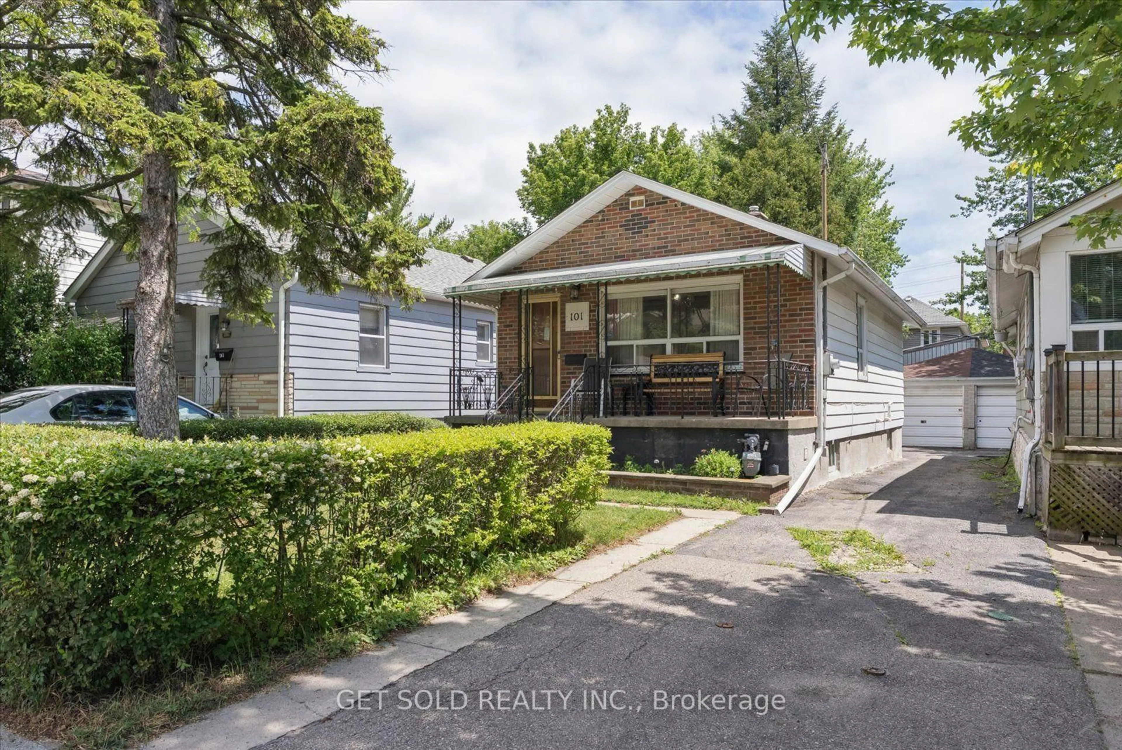 Home with vinyl exterior material, street for 101 Seventeenth St, Toronto Ontario M8V 3K5