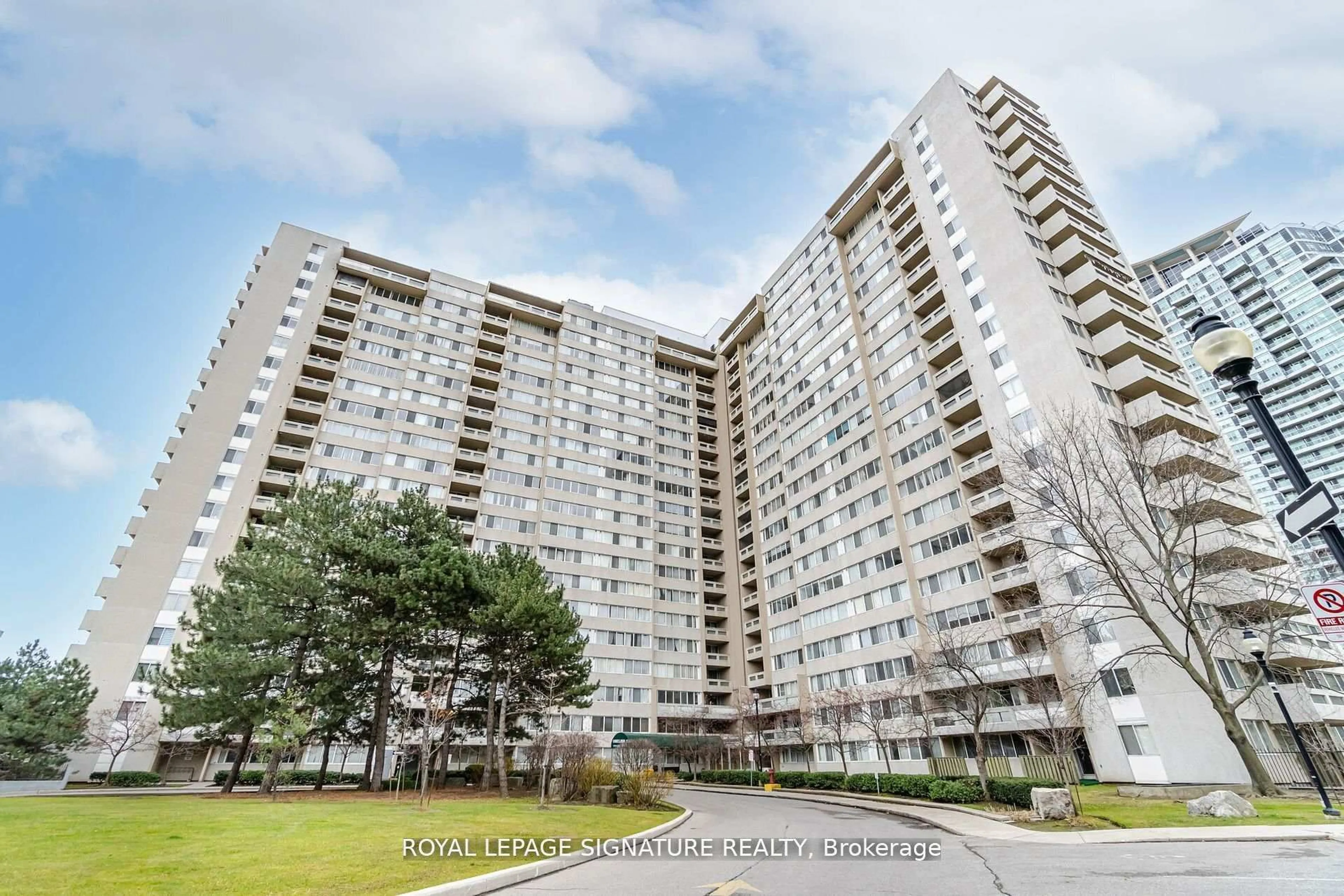 Unknown for 3590 Kaneff Cres #1407, Mississauga Ontario L5A 3X3