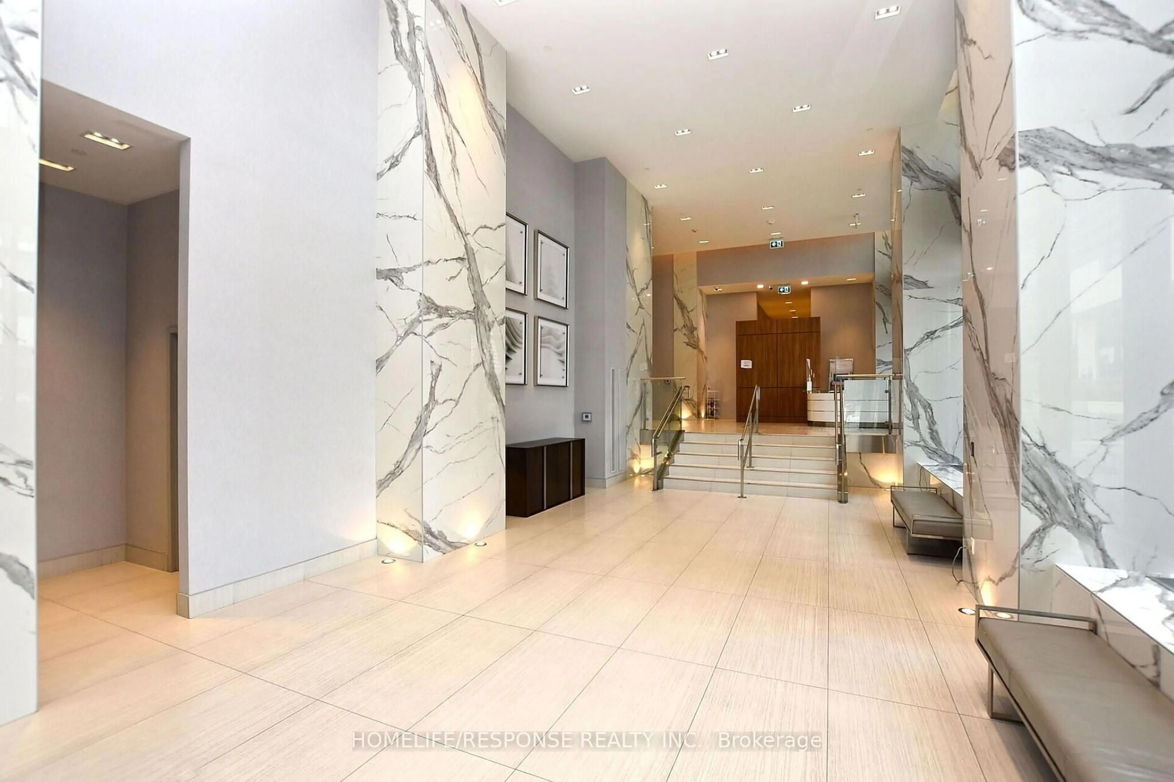 Indoor foyer for 20 SHORE BREEZE Dr #1008, Toronto Ontario M8V 0C7
