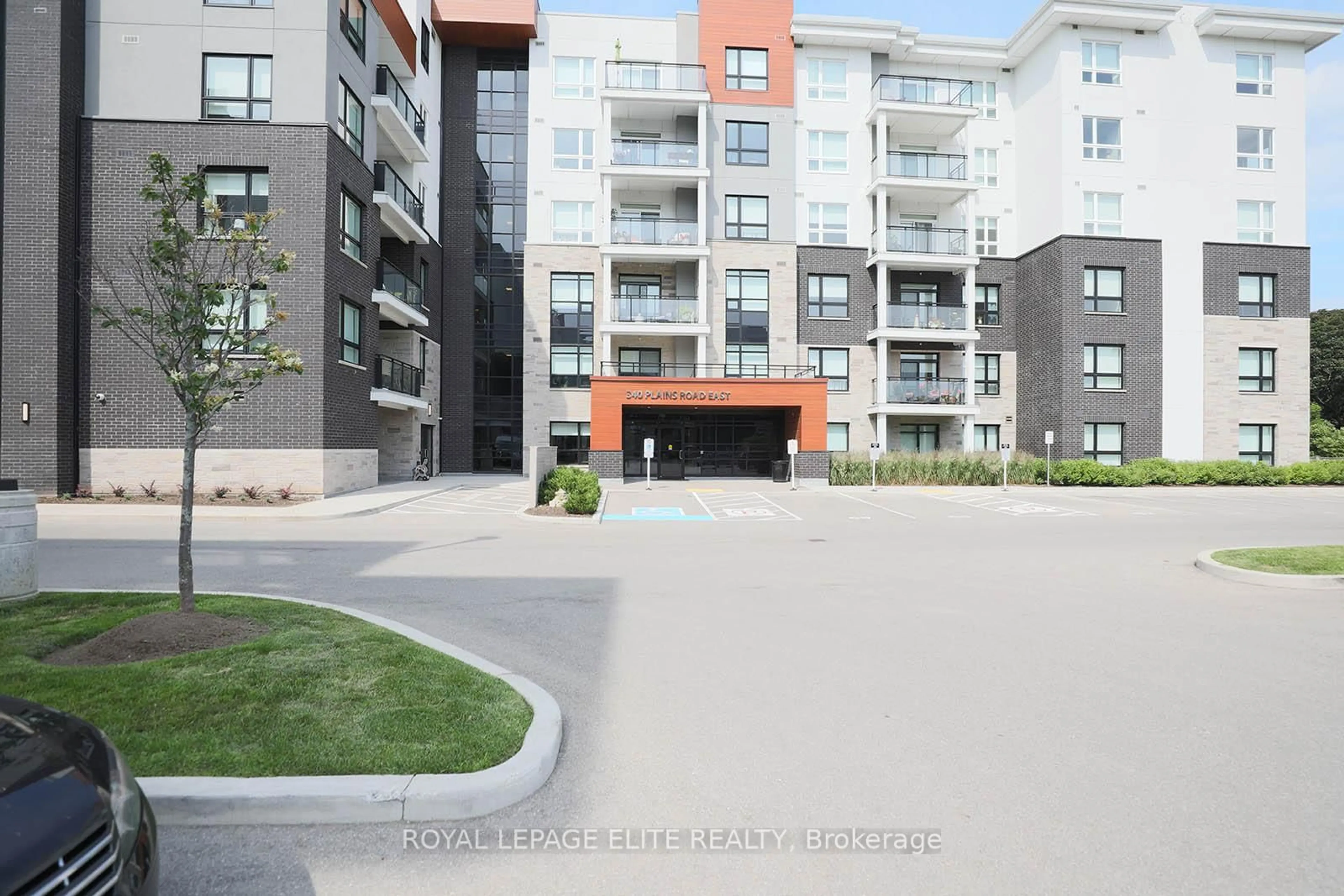 Patio, street for 340 Plains Rd #303, Burlington Ontario L7T 2C8