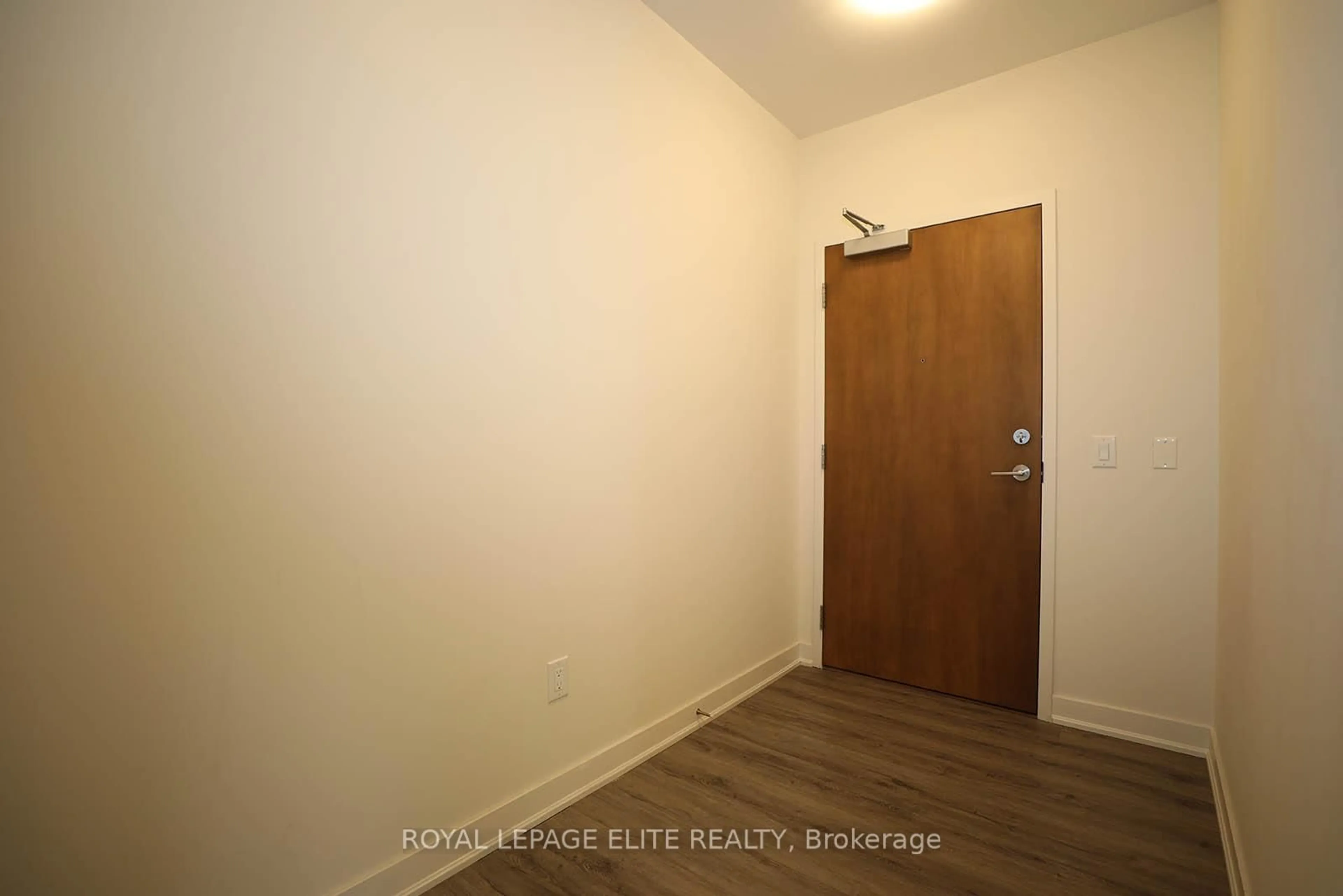 Unknown for 340 Plains Rd #303, Burlington Ontario L7T 2C8