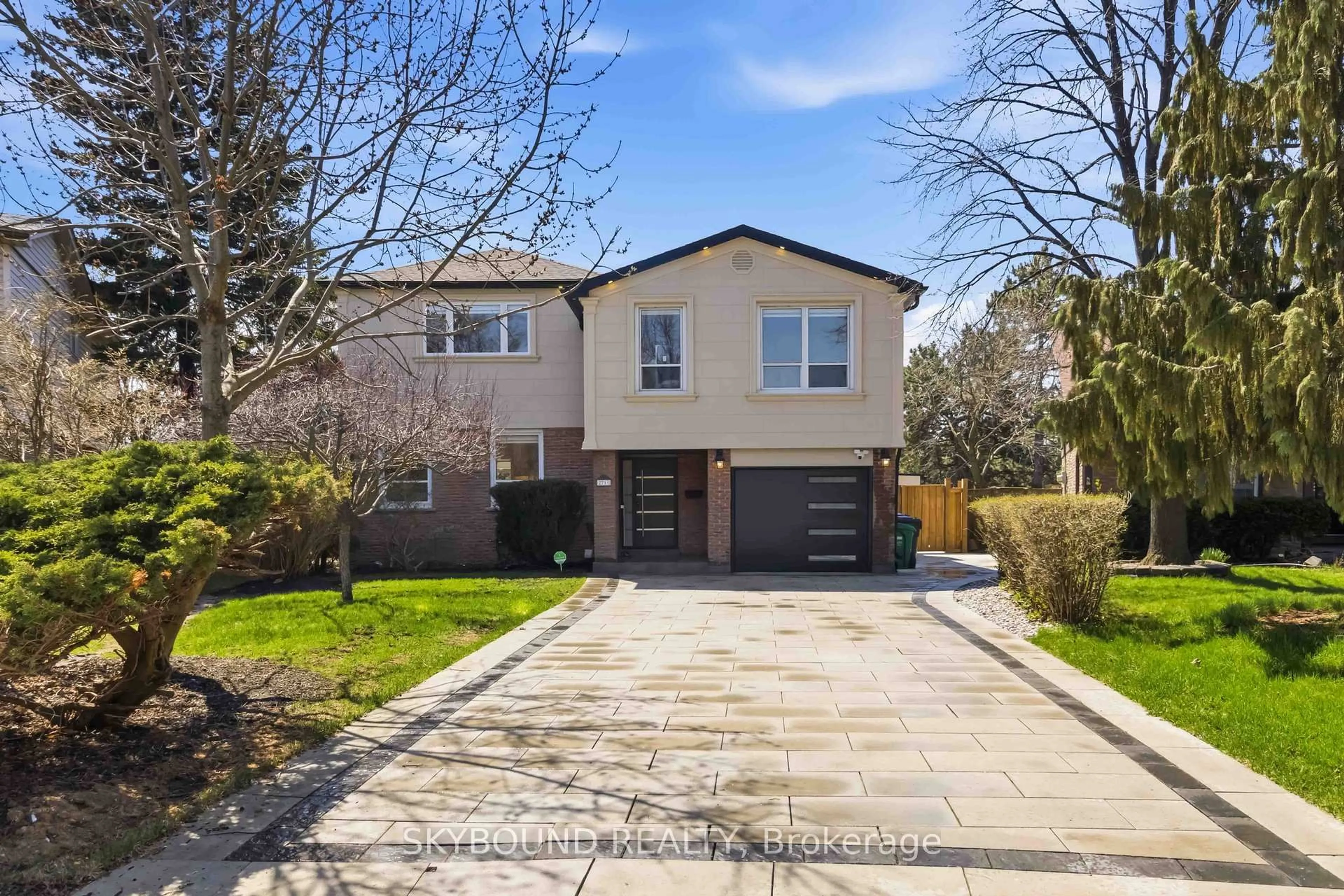 Home with brick exterior material, street for 2711 Spruce Needle Crt, Mississauga Ontario L5L 1N2