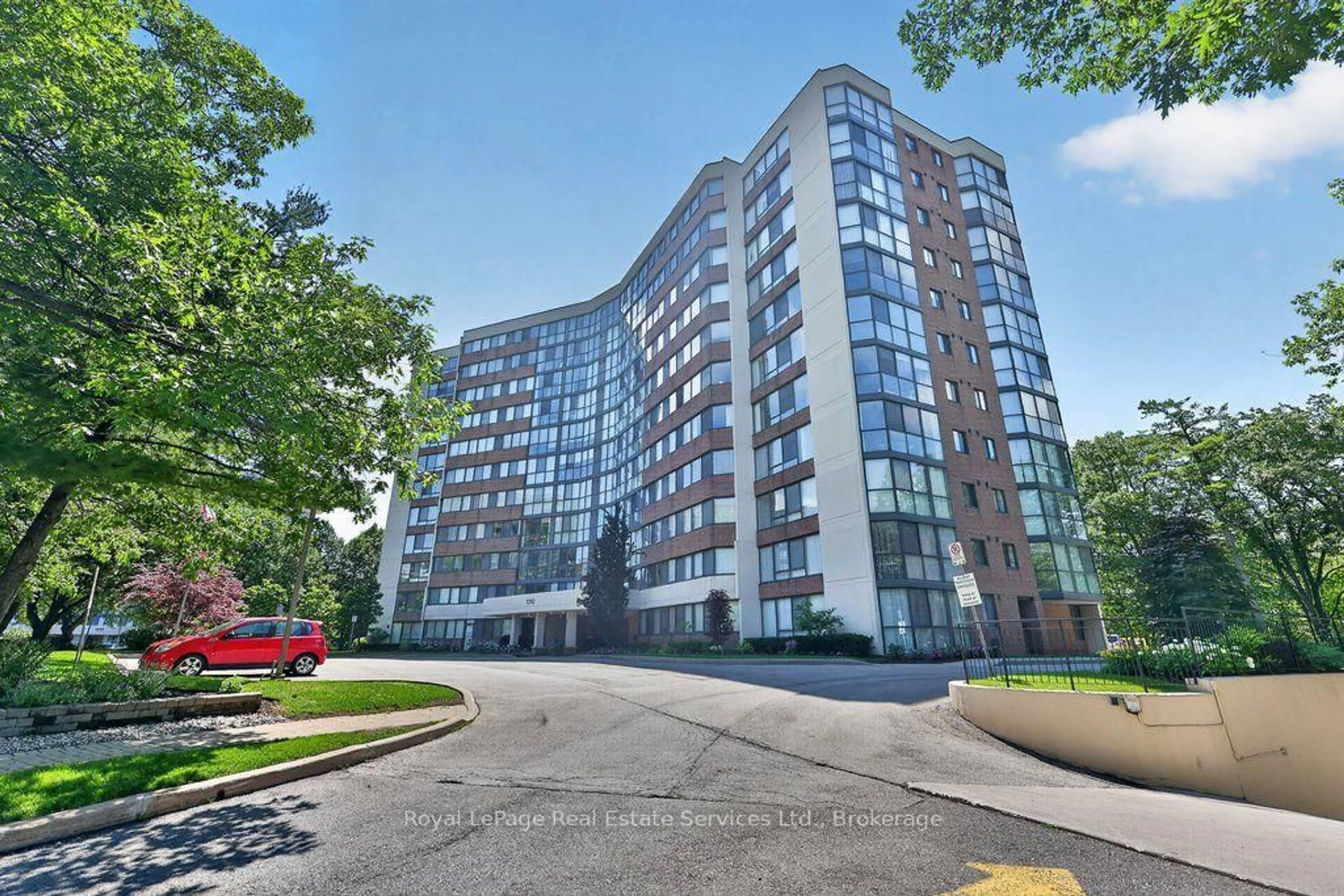 Indoor foyer for 1240 Marlborough Crt #1105, Oakville Ontario L6H 3K7