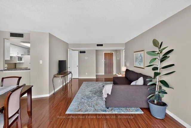 1240 Marlborough Crt #1105, Oakville 5
