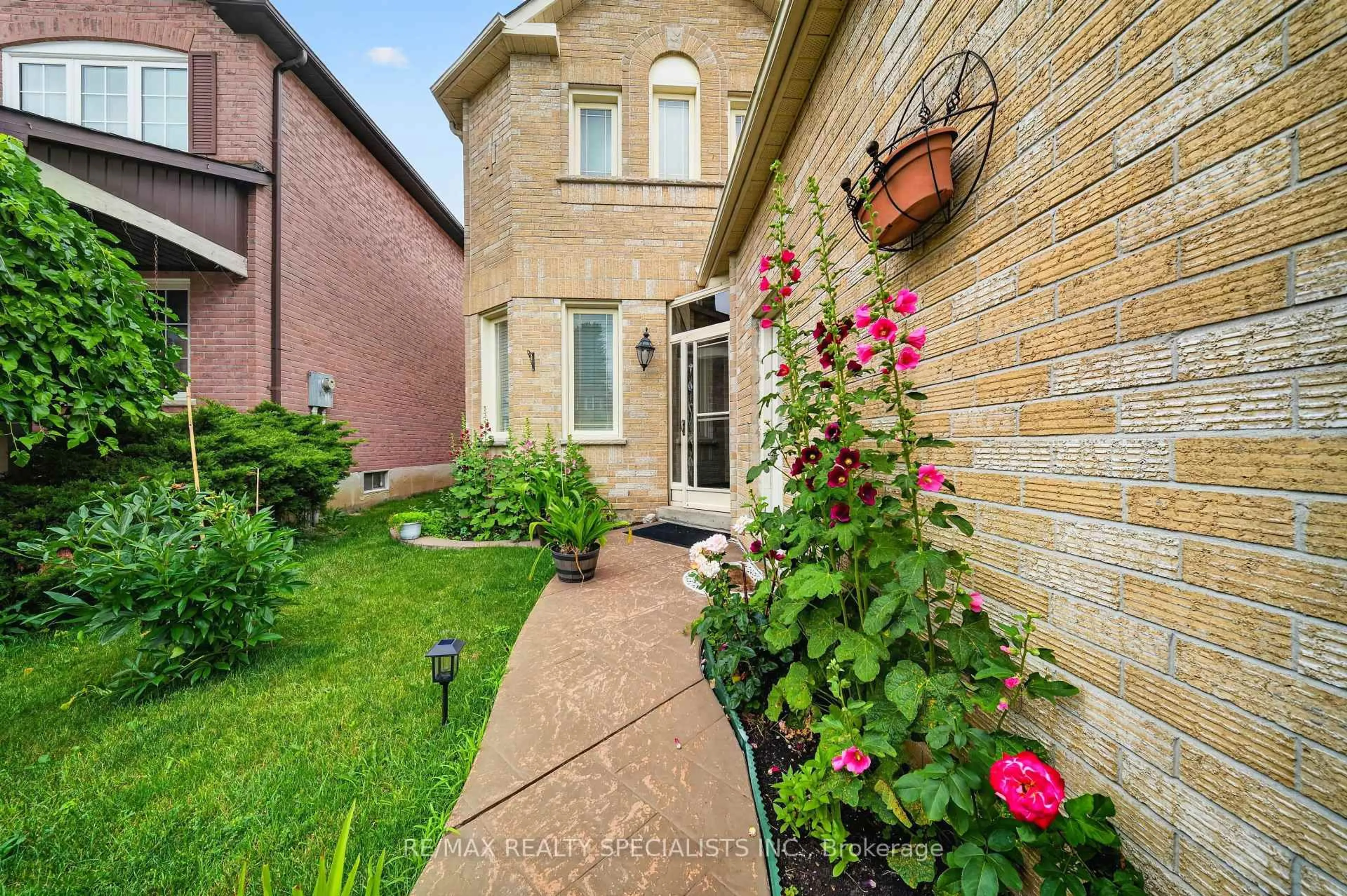 Home with brick exterior material, street for 3 Nuffield St, Brampton Ontario L6S 4X2