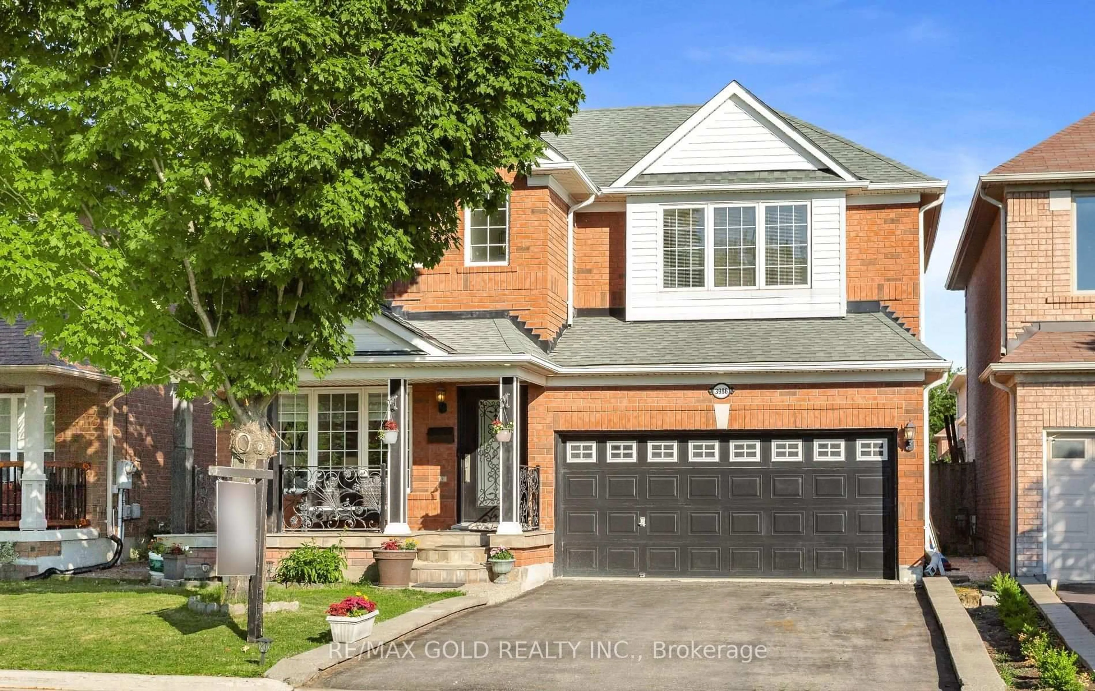 Home with brick exterior material, street for 3986 Regatta Crt, Mississauga Ontario L5M 6L9