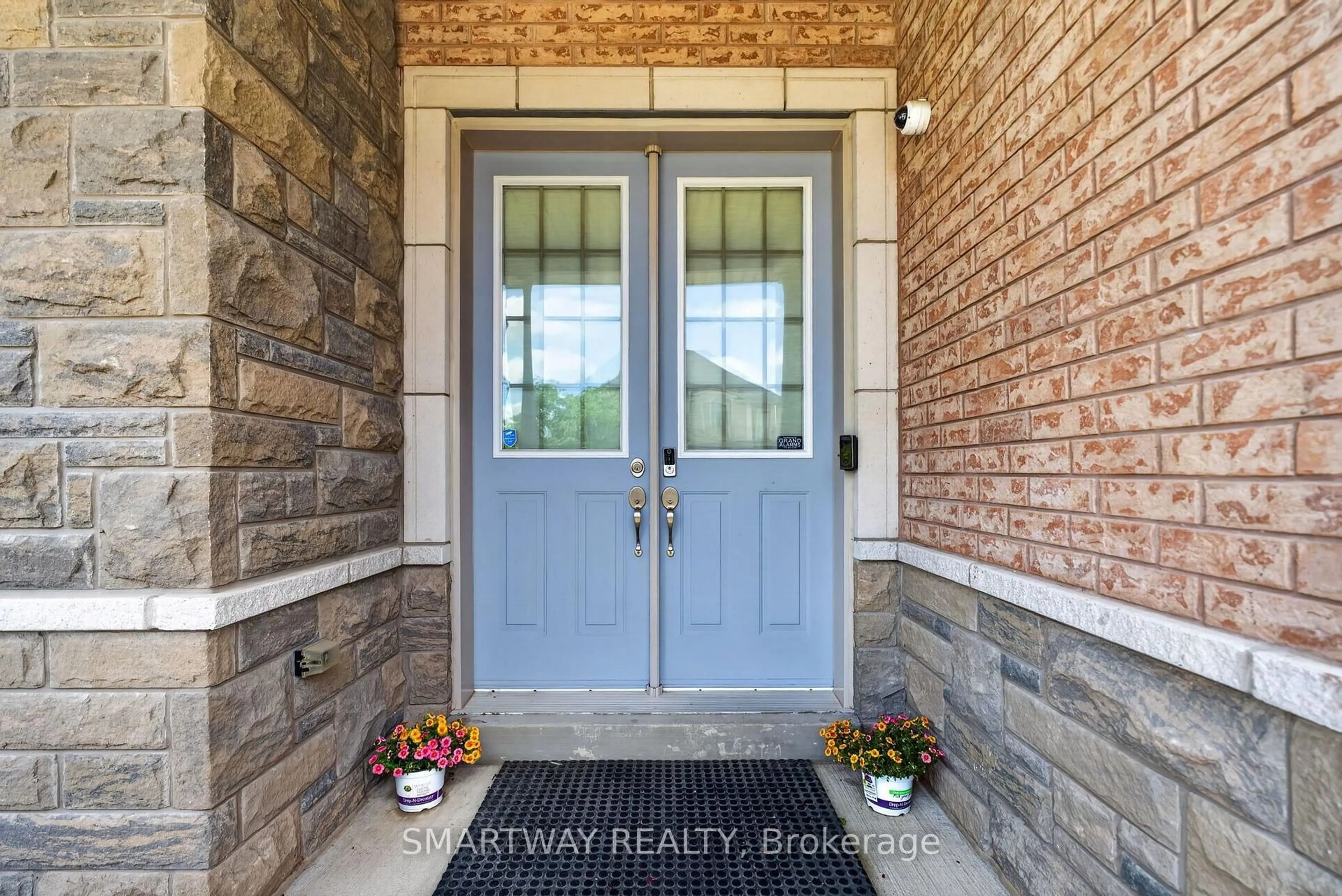 Indoor entryway for 26 Fanning Tr, Brampton Ontario L6P 4J3