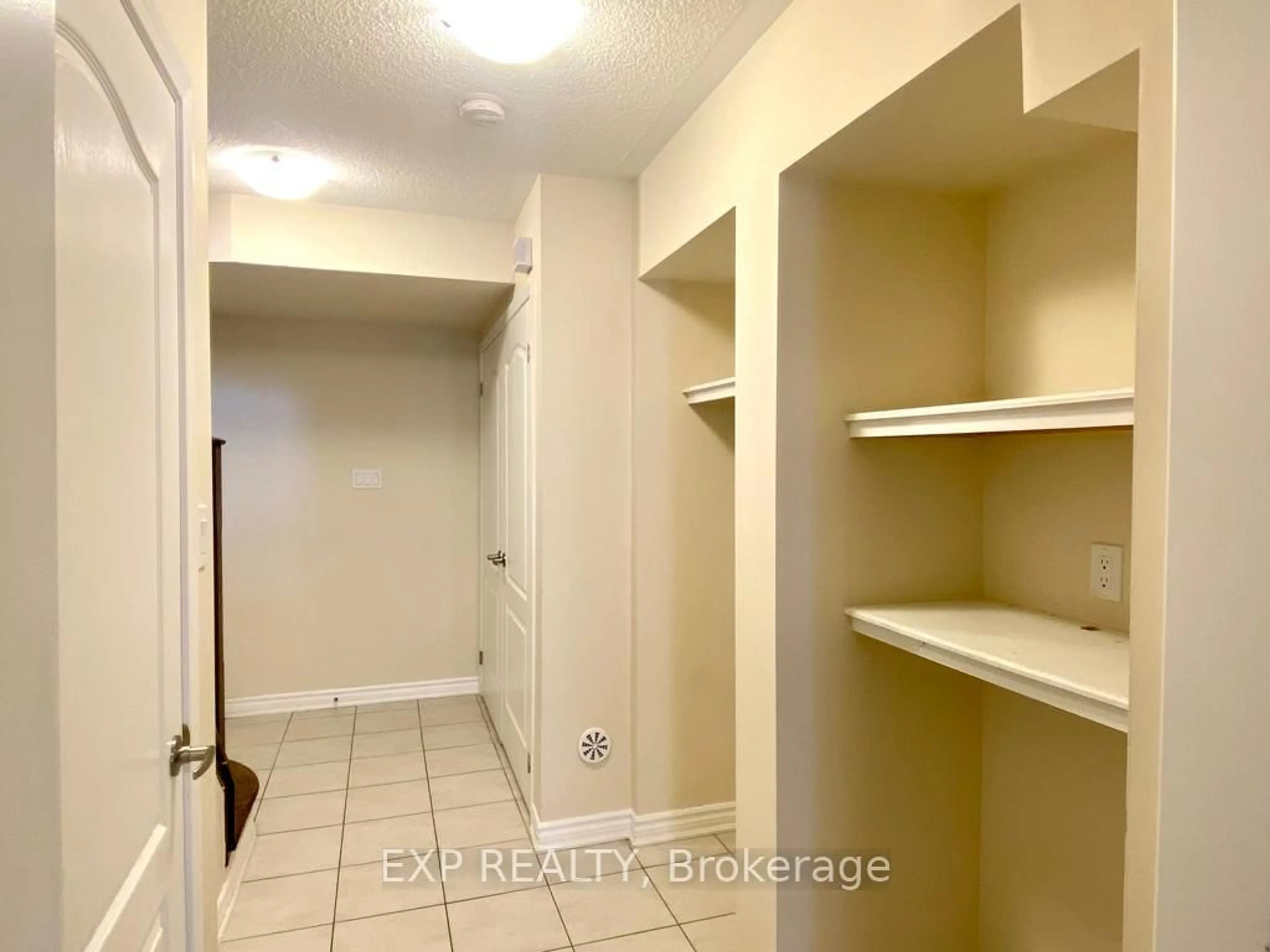 Storage room or clothes room or walk-in closet for 1621 Gainer Cres, Milton Ontario L9T 8X9