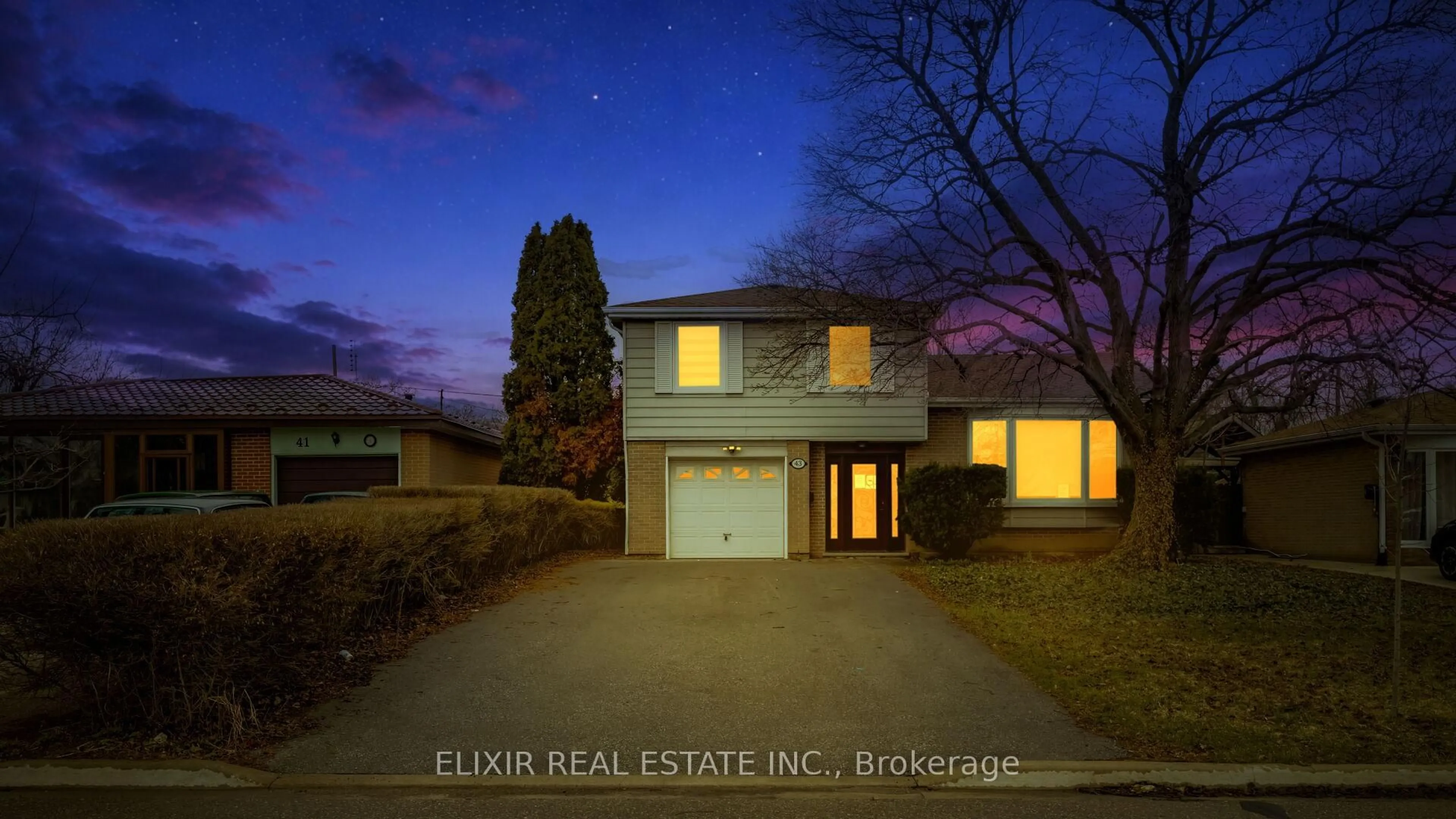 Blurry image for 43 Bromley Cres, Brampton Ontario L6T 1Z2