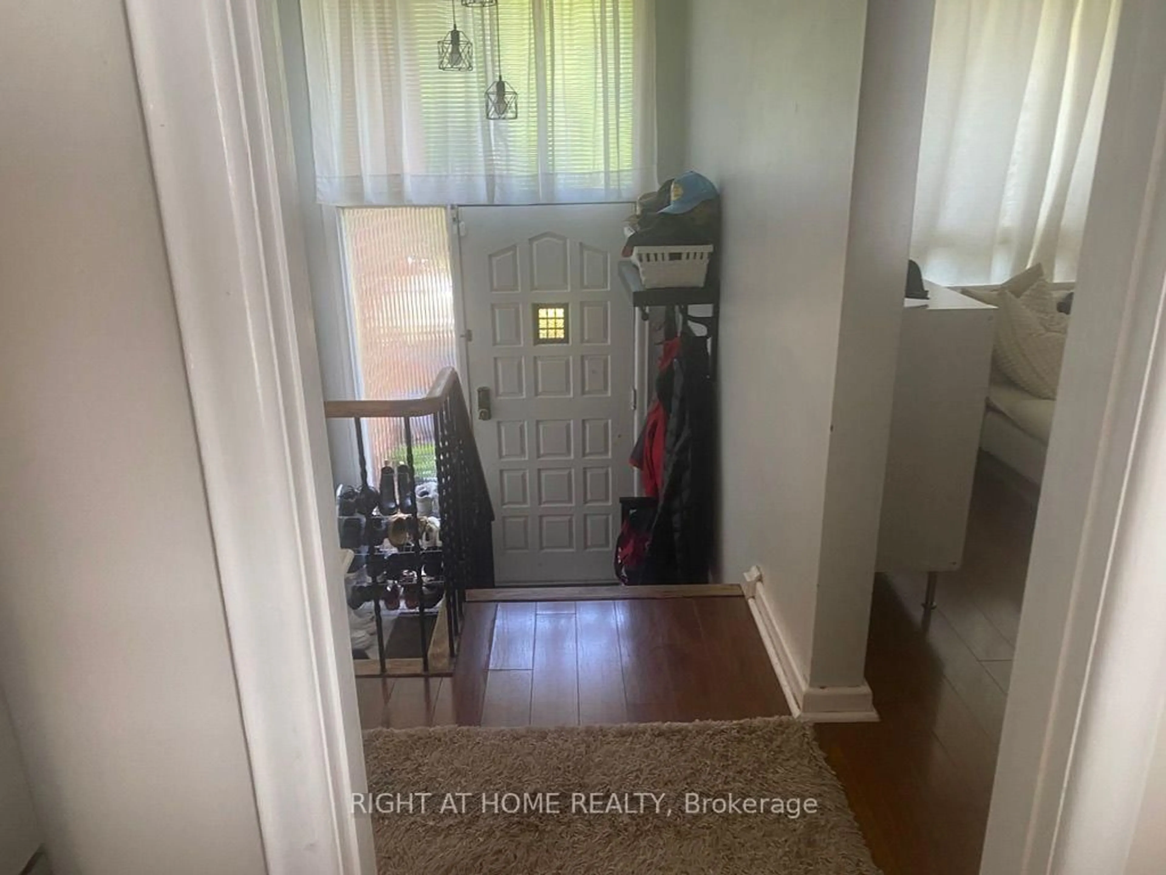 Indoor entryway for 68 Barford Rd, Toronto Ontario M9W 4H6