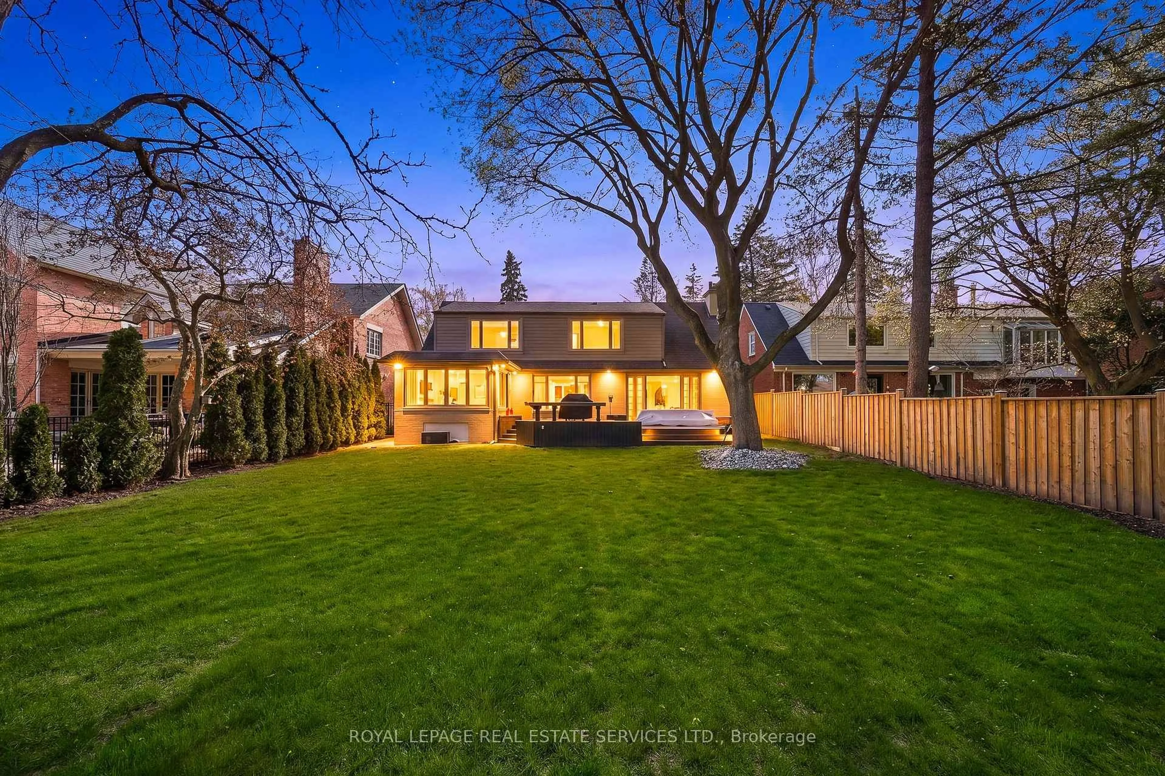 A pic from outside/outdoor area/front of a property/back of a property/a pic from drone, street for 59 Edgevalley Dr, Toronto Ontario M9A 4P2