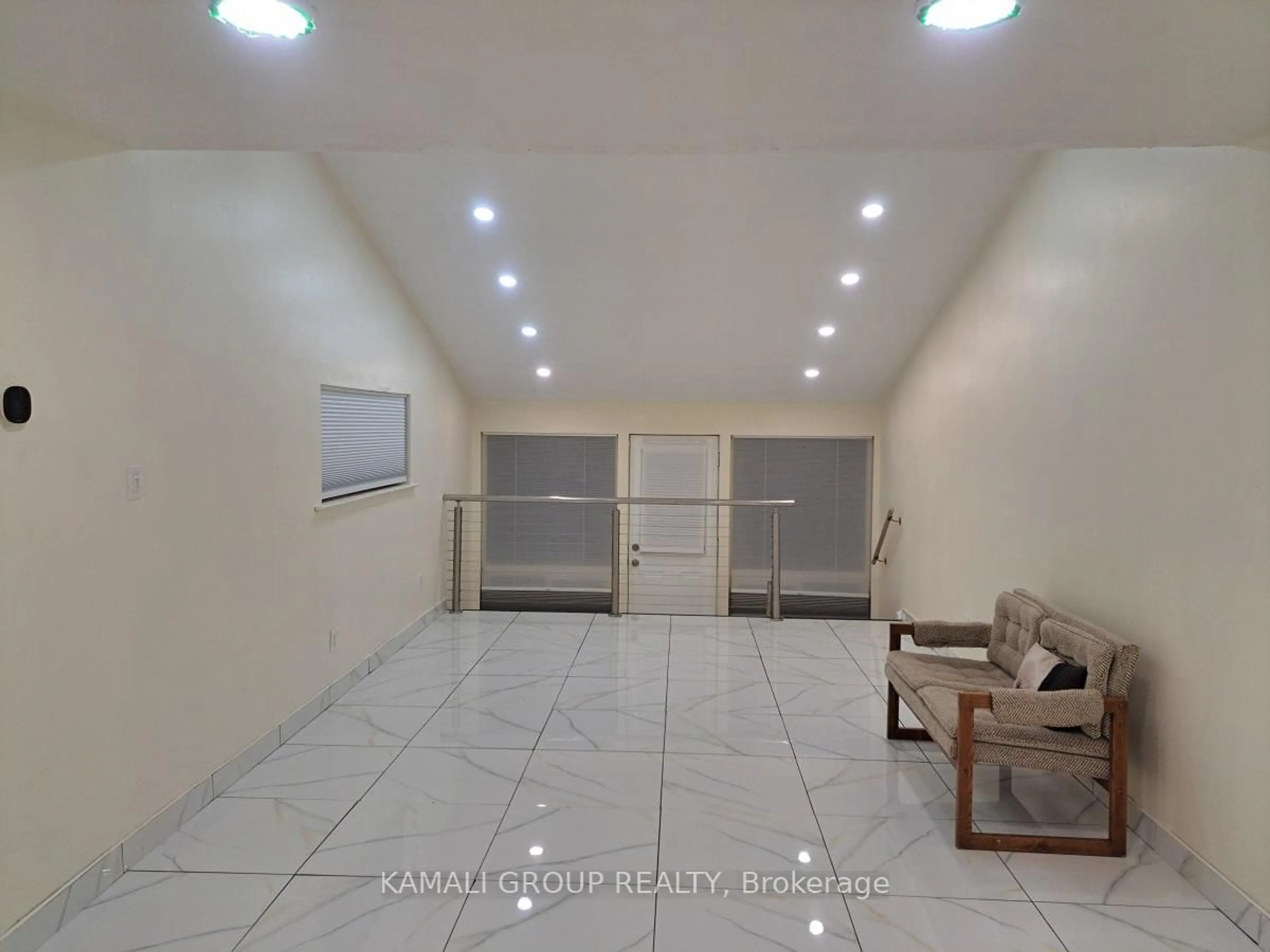Indoor foyer for 262 John Garland Blvd, Toronto Ontario M9V 1N8