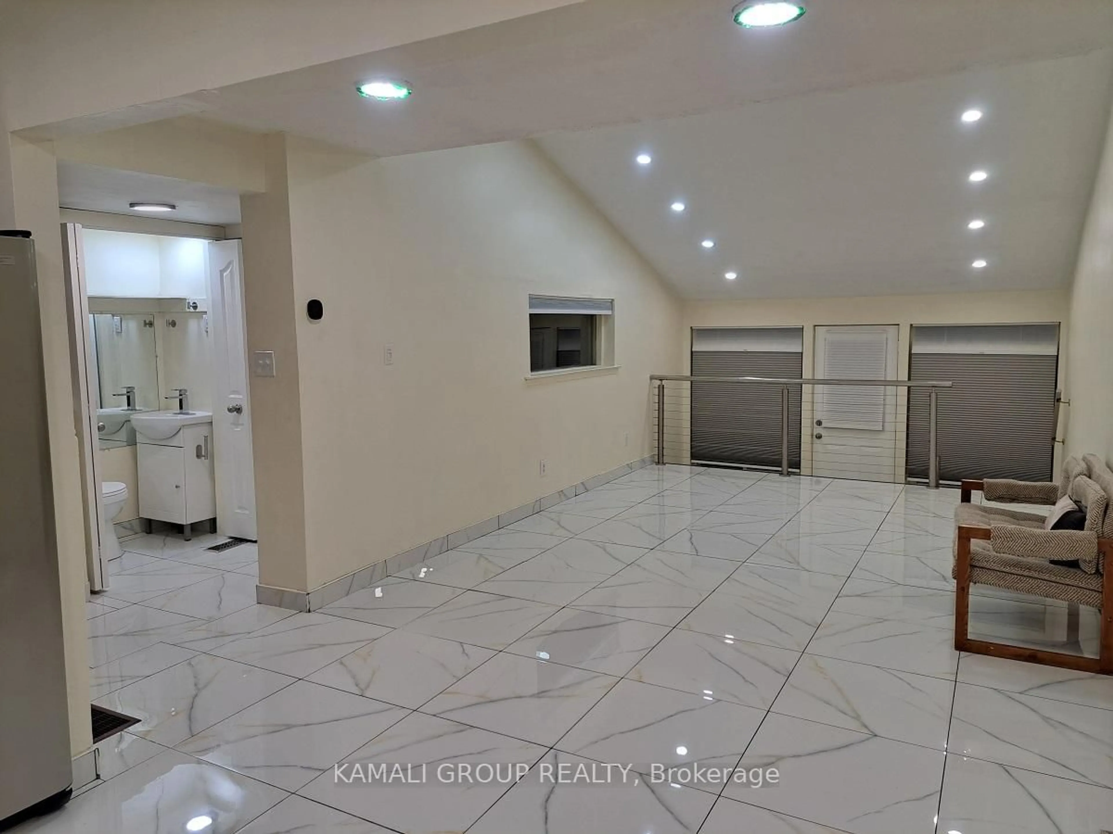 Indoor foyer for 262 John Garland Blvd, Toronto Ontario M9V 1N8