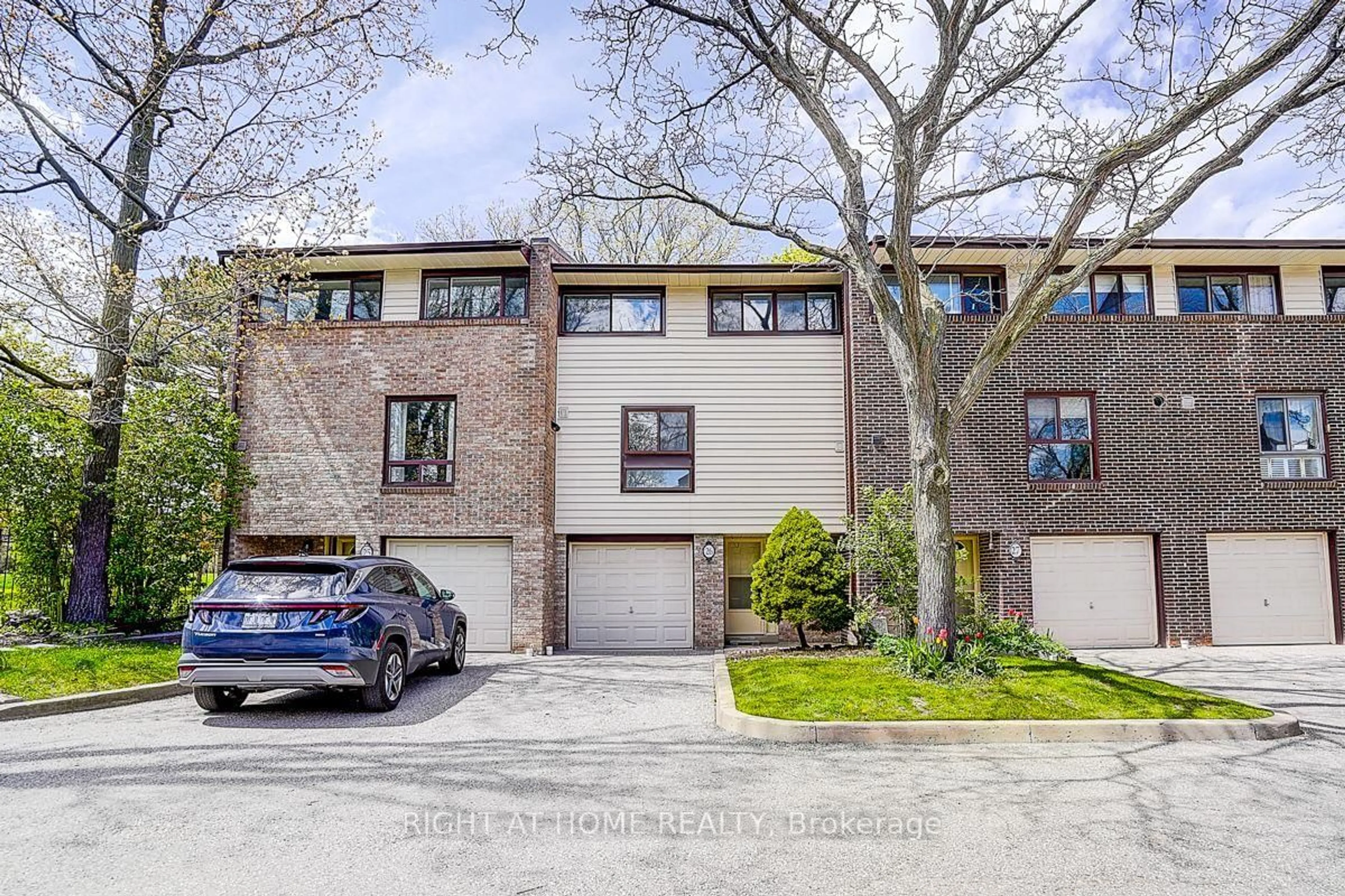 Home with brick exterior material, street for 2020 South Millway #26, Mississauga Ontario L5L 1K2