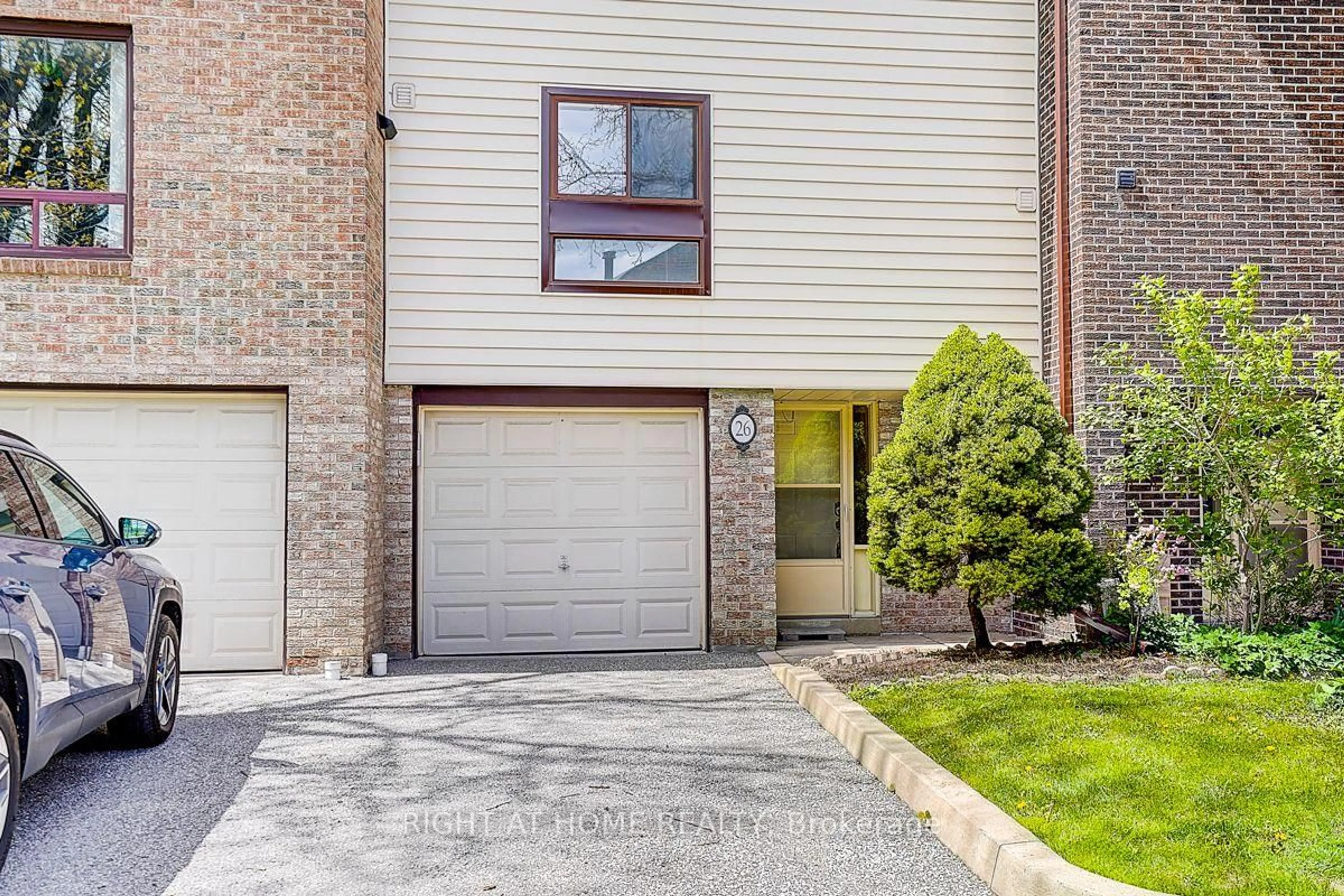 Home with brick exterior material, street for 2020 South Millway #26, Mississauga Ontario L5L 1K2